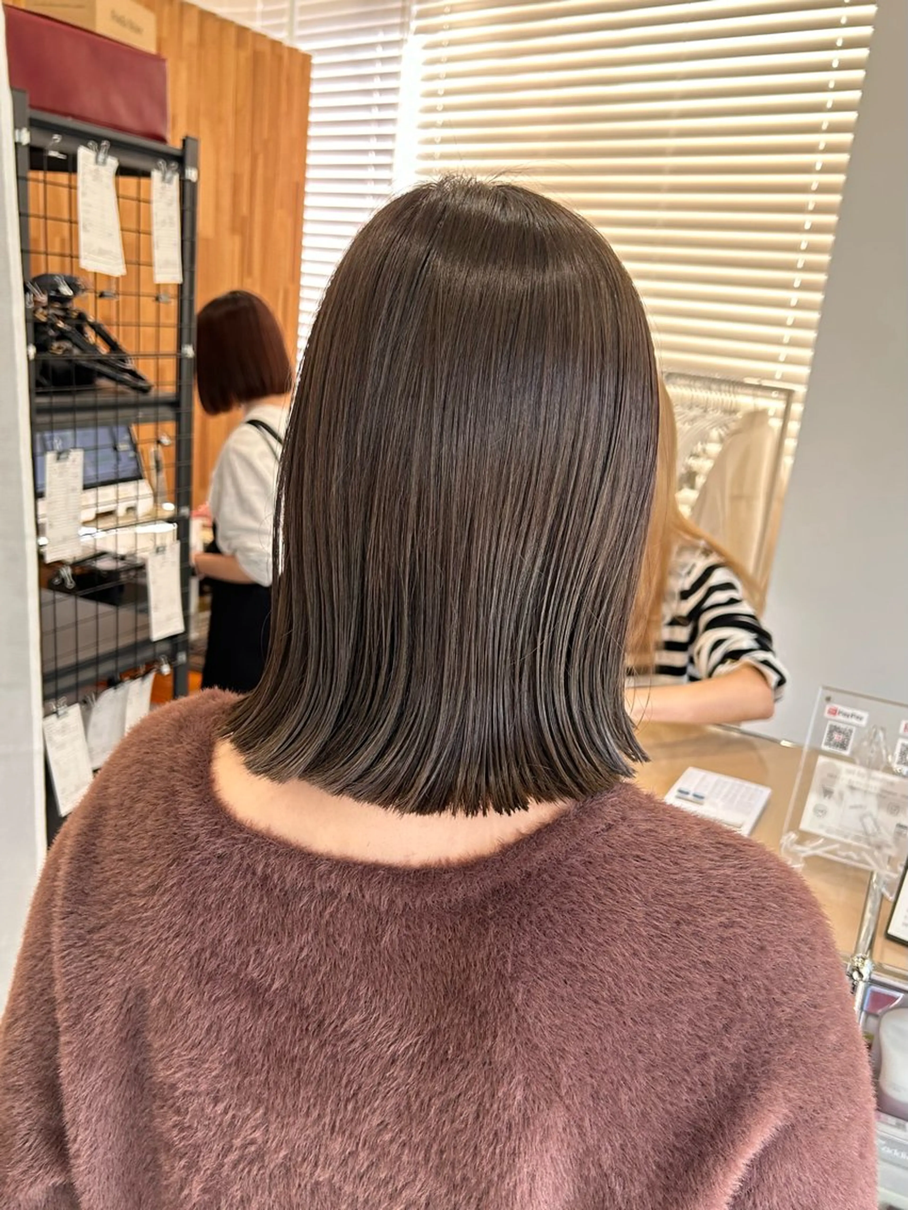 ミディアム カラー カット ヘアカラー トリートメント ぱつっとボブ/ 小野あかねのヘアスタイル