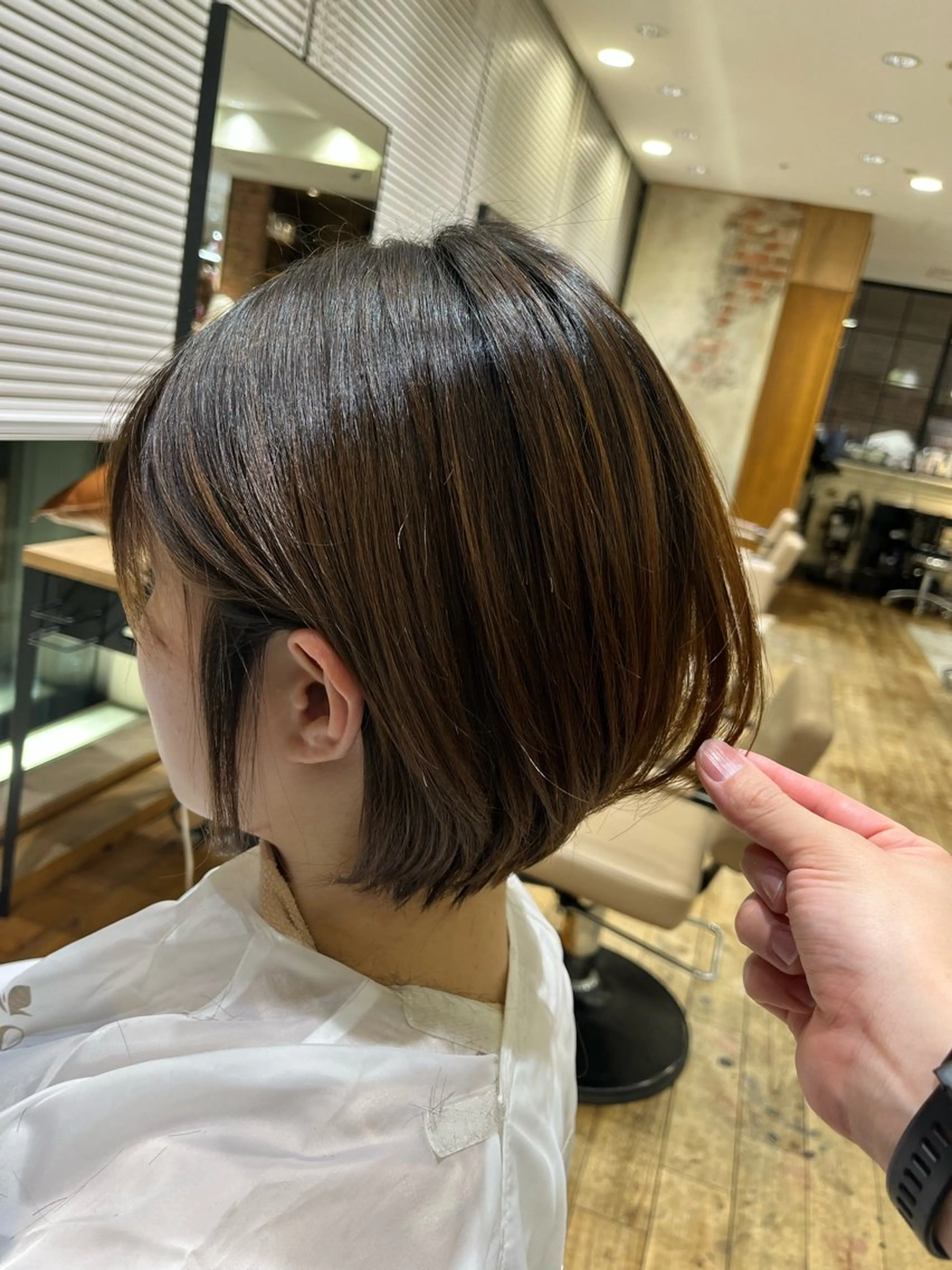 ショート 顔まわりカット 前髪カット安井楽人のヘアスタイル