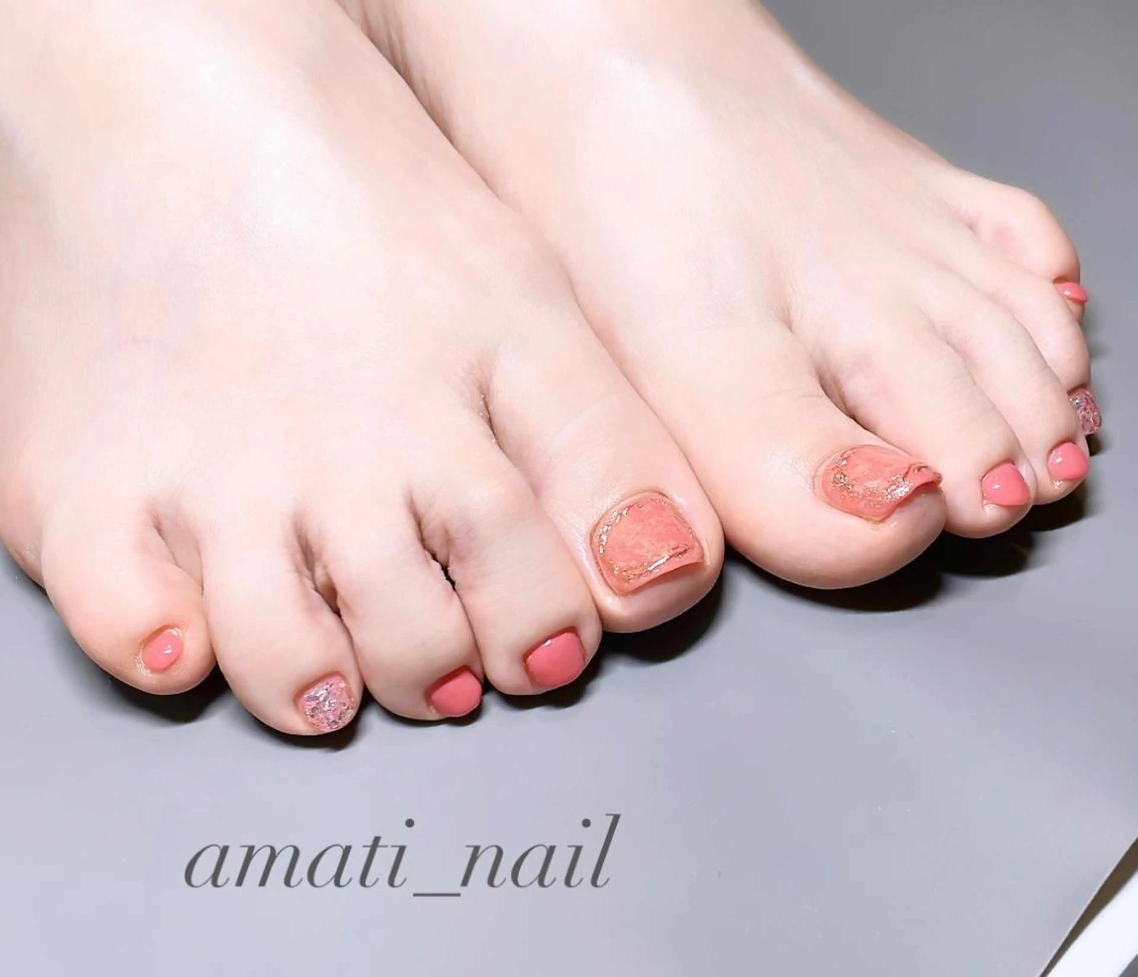ネイル キラキラネイル マグネットネイル ミラーネイル ニュアンスネイル ワンカラーネイル フットネイル amati_nail TAKAKOのネイルデザイン