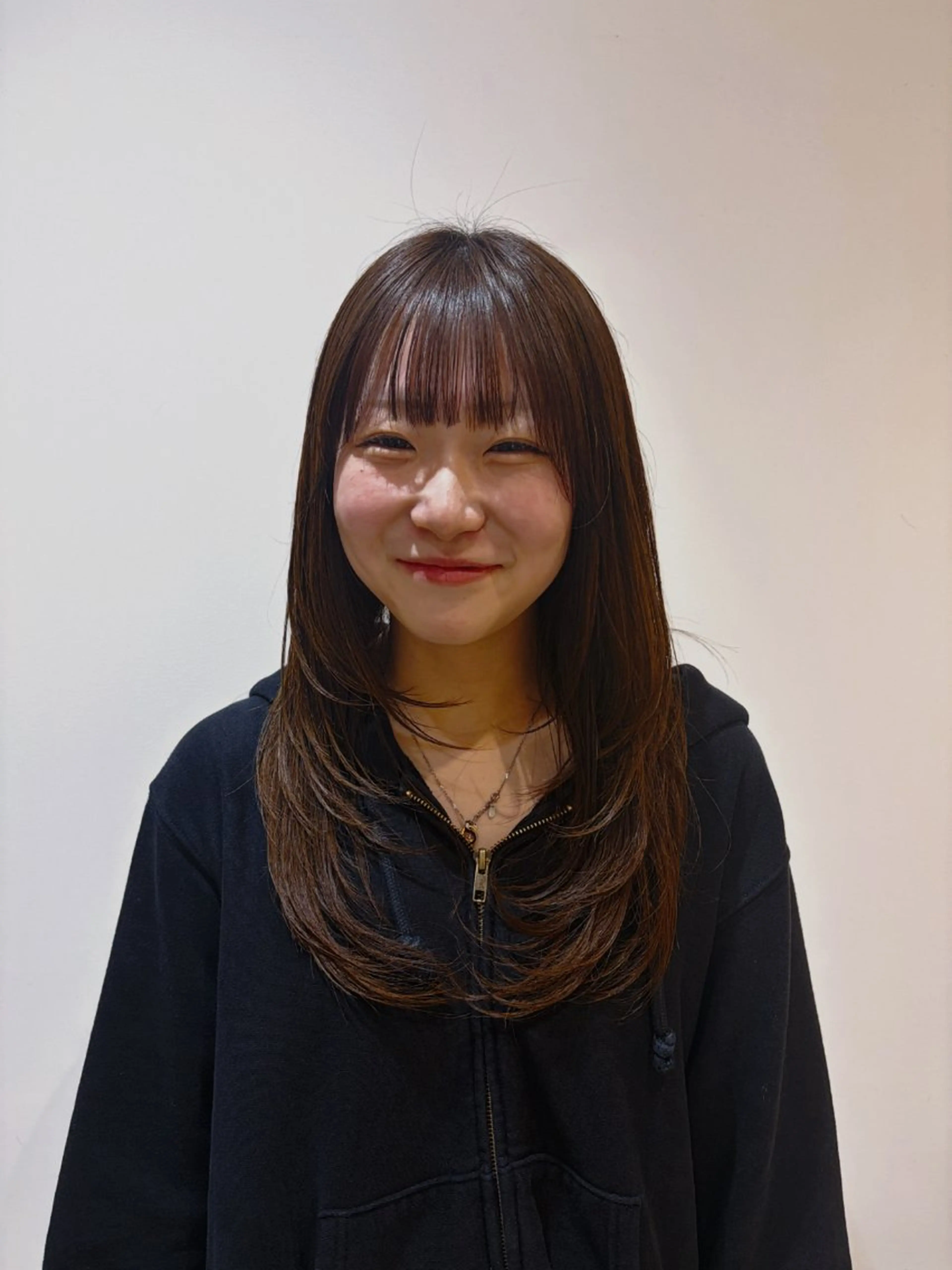ロング カット ヘアカラー 崎久保 優菜のヘアスタイル