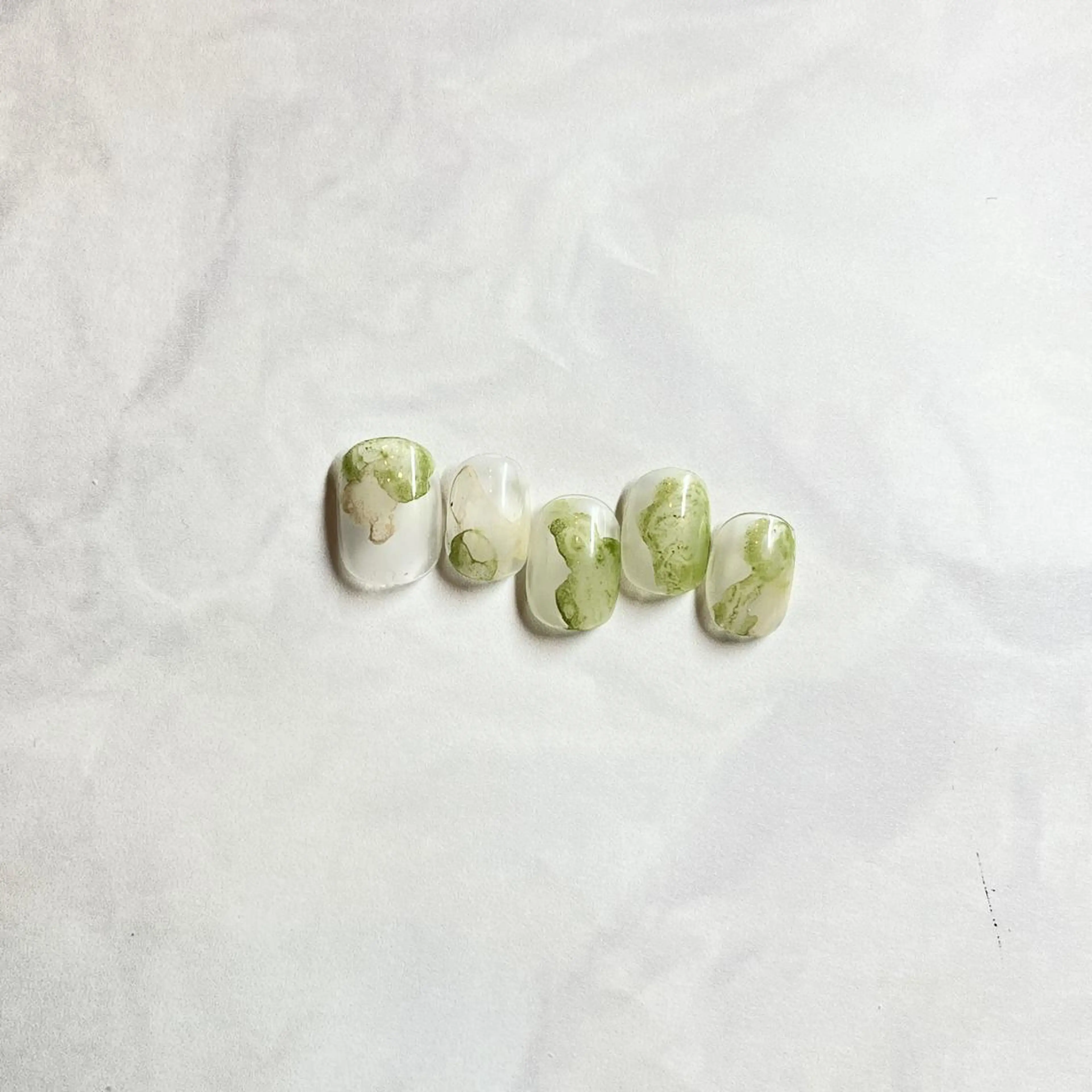 ネイル ニュアンスネイル フリーランス¨̮⃝ ネイリストOKADAのネイルデザイン