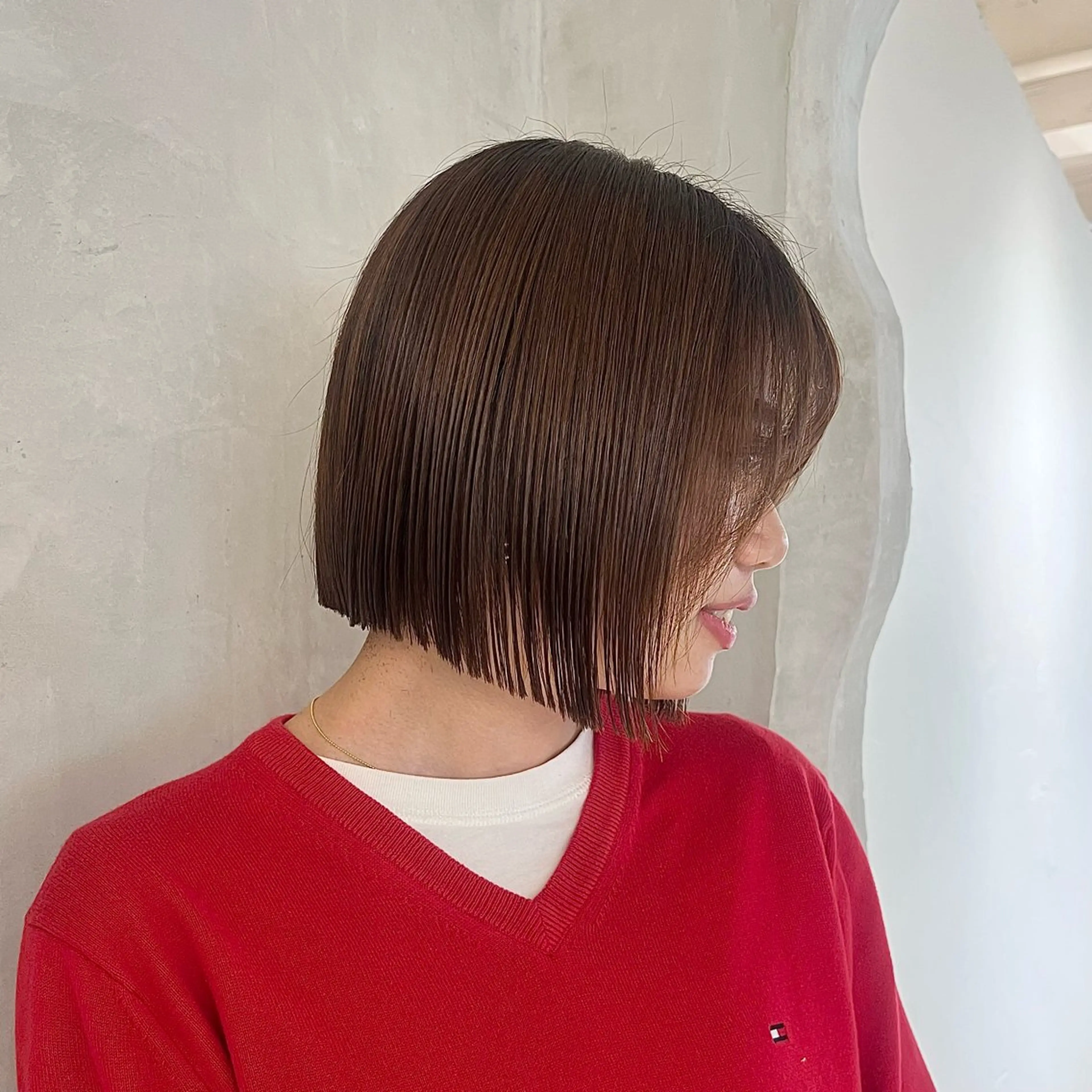 ミディアム ボブ カット トリートメント 切りっぱなしボブ/ 艶カラー/綾莉のヘアスタイル