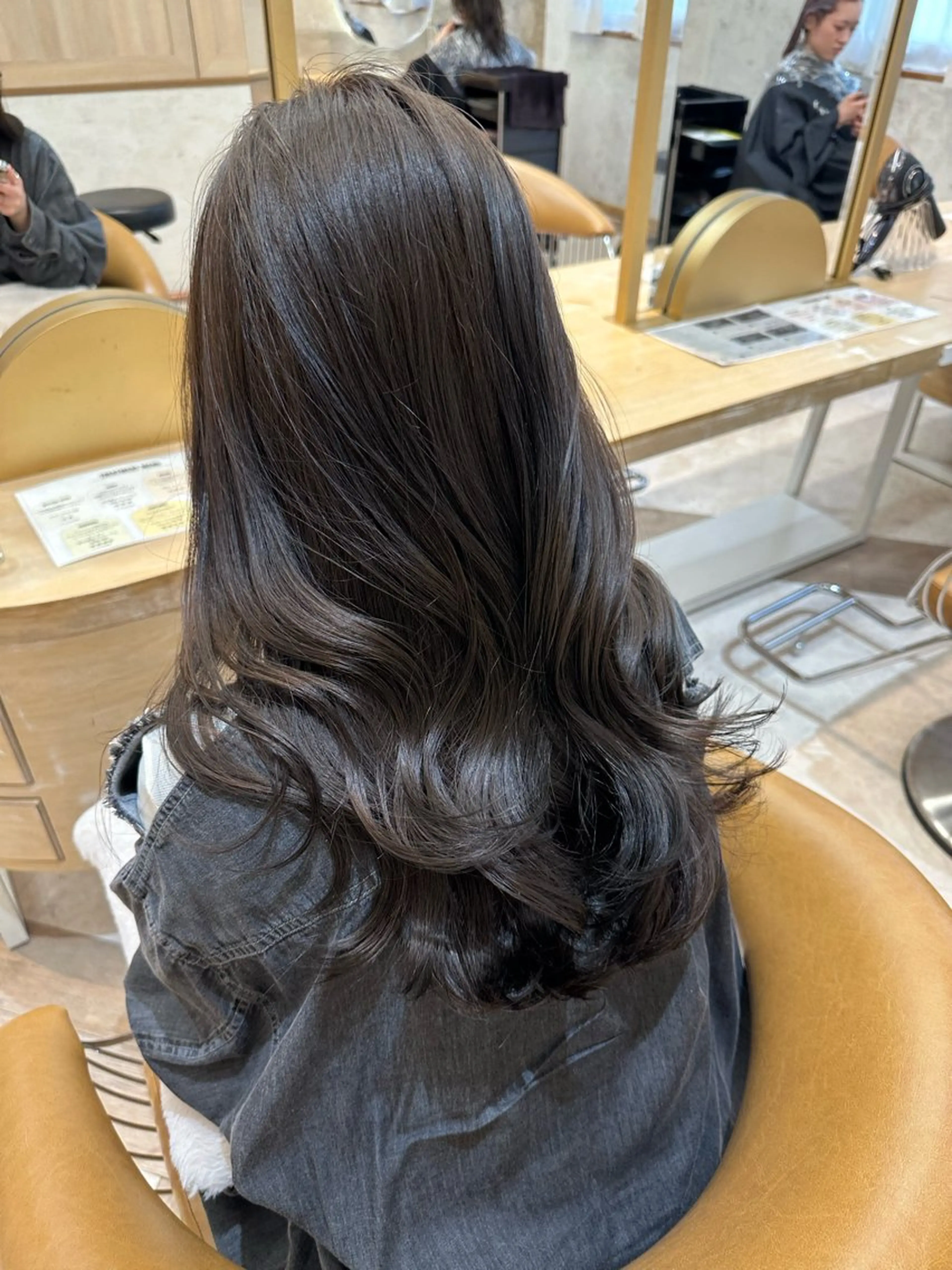 ロング カラー 荻野 峻輔/レイヤー /透明感カラーのヘアスタイル