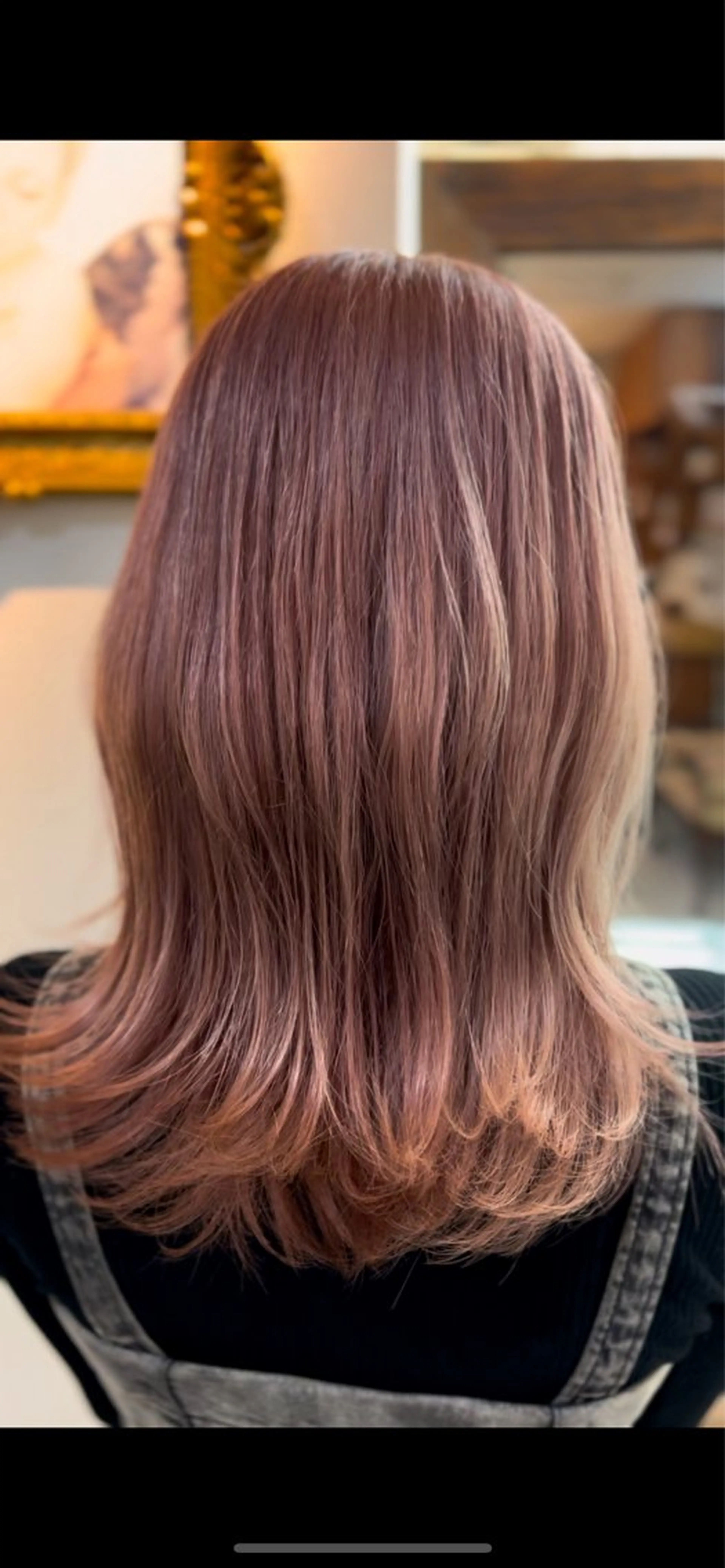 ミディアム ヘアカラー 飯星慧斗 /ブリーチ、縮毛矯正のヘアスタイル