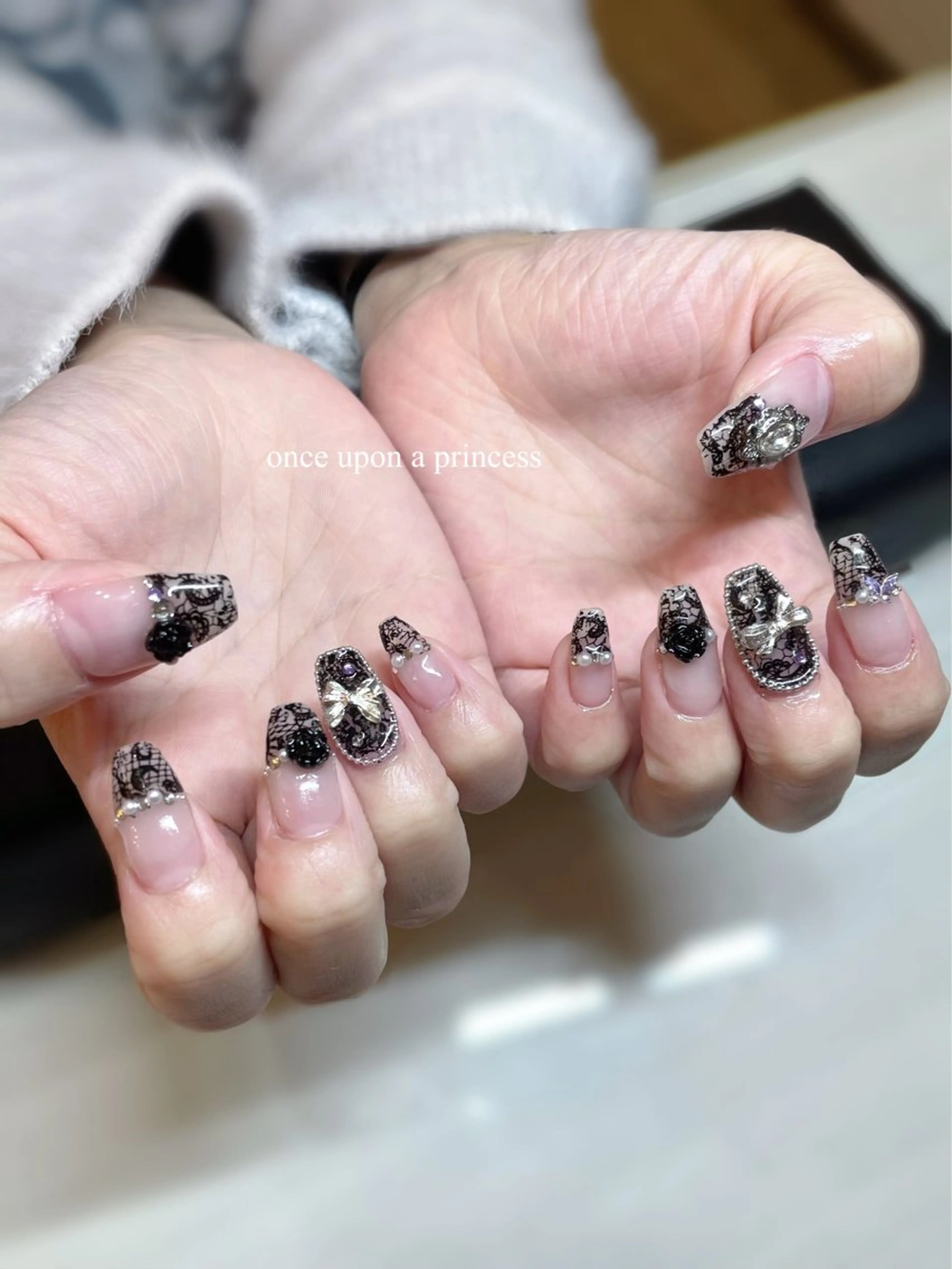 ネイル レース ハンドネイル Once upon a princessのネイルデザイン