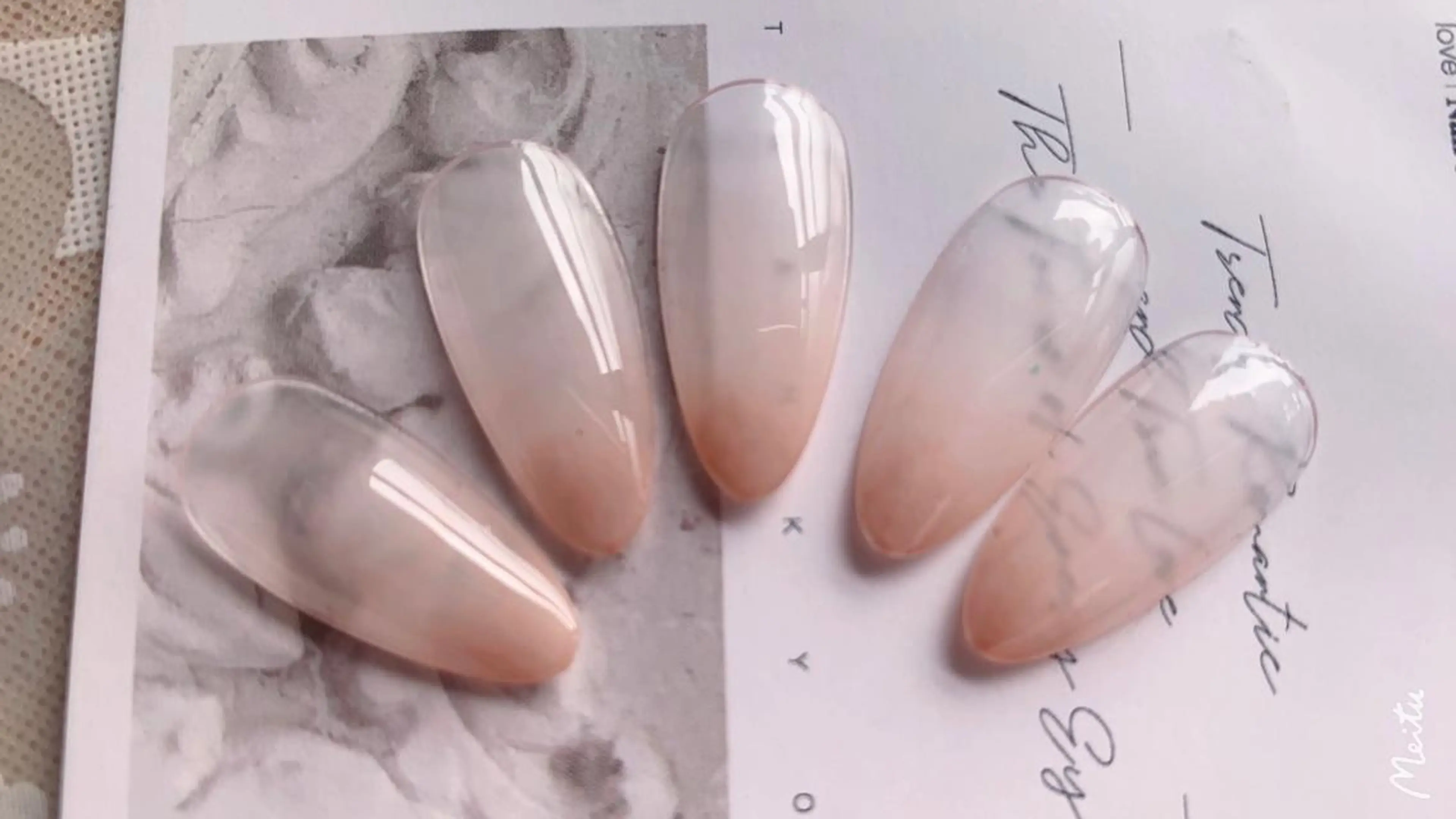 ネイル Kira Nailのネイルデザイン