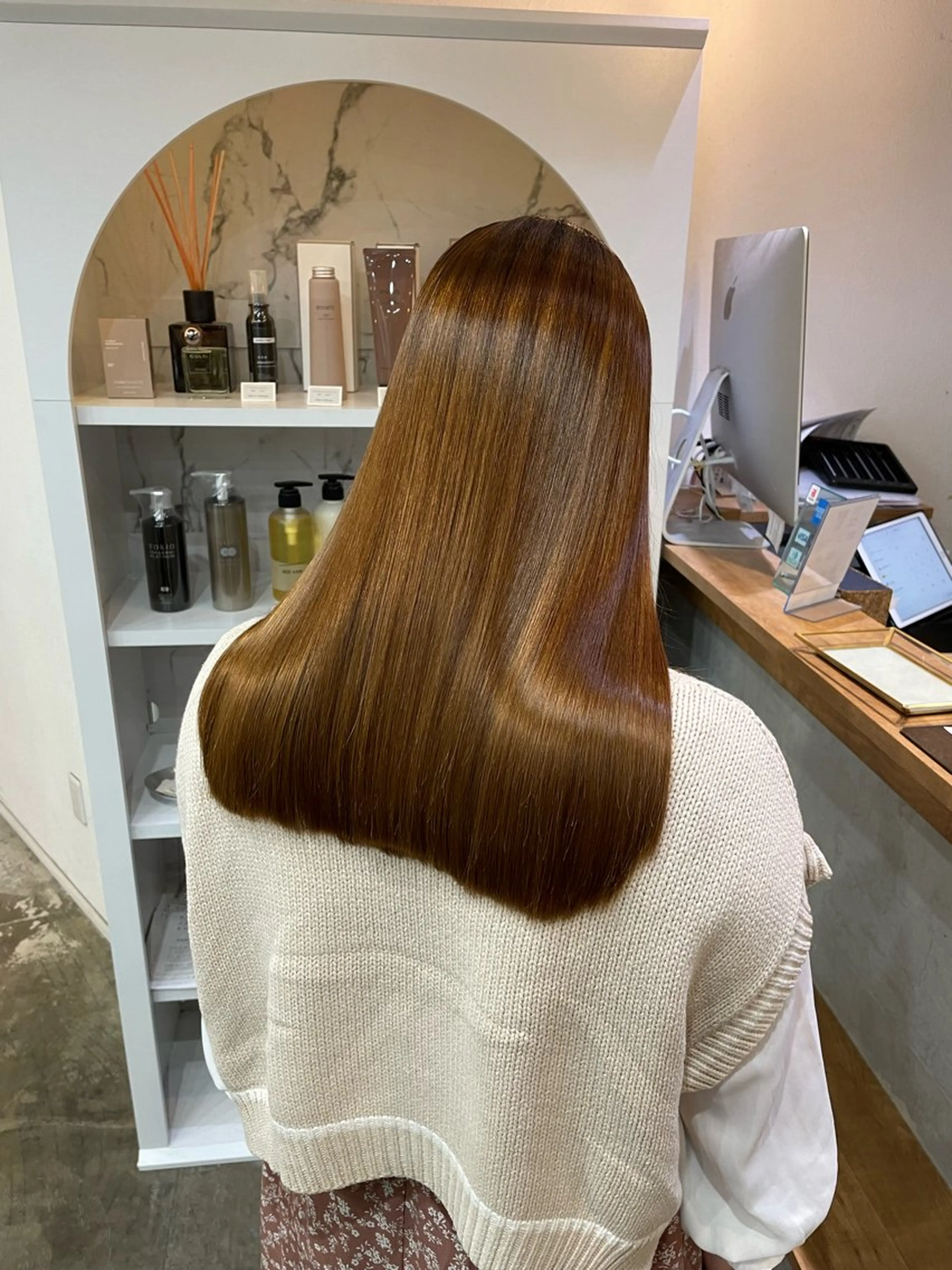 ロング タマシロカリン 艶カラー/レイヤーのヘアスタイル