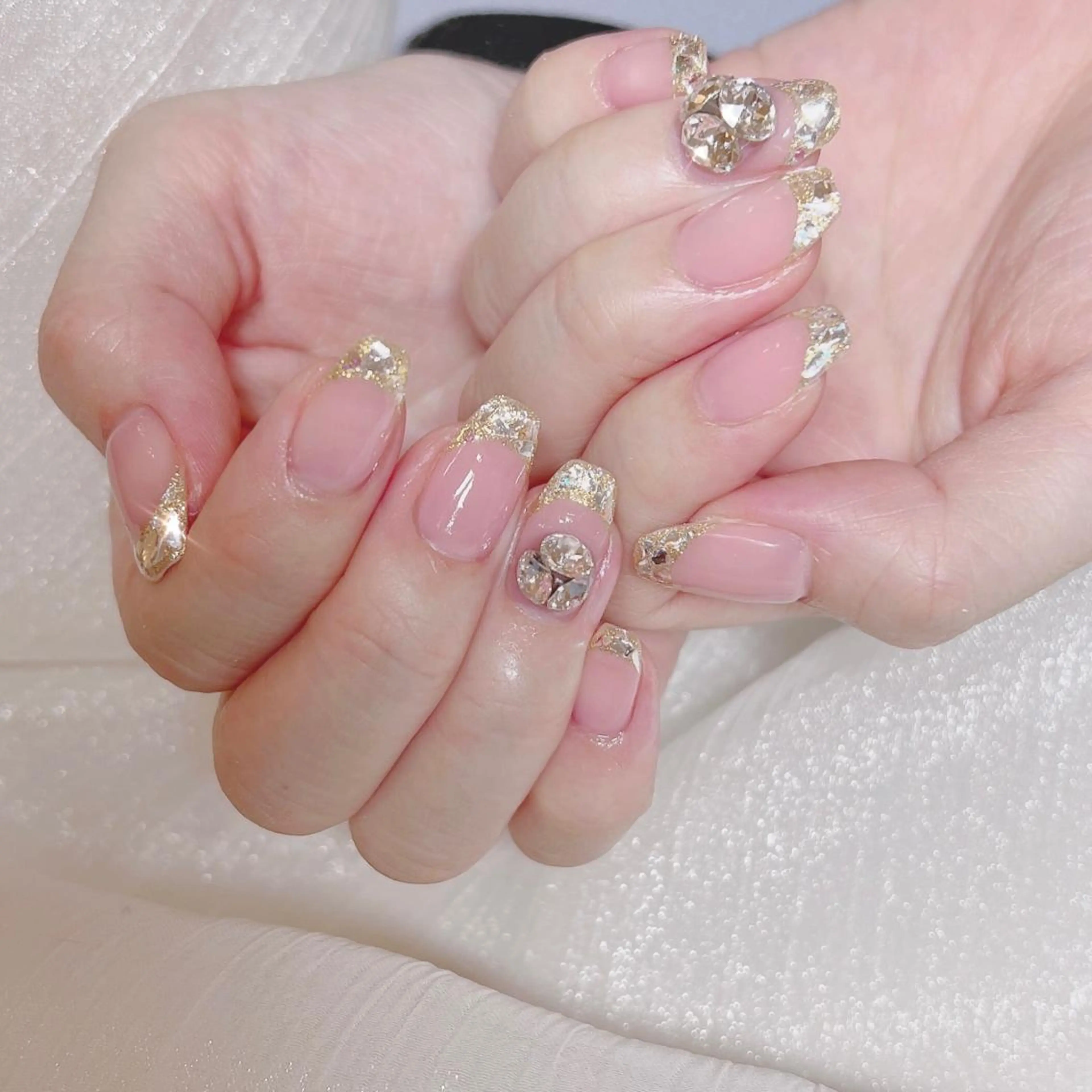 ネイル オーロラネイル フットネイル フレンチネイル ジェルネイル 韓国ネイル ハンドネイル ハンドケア 【ENサロン】 Rei🎀Nailのネイルデザイン