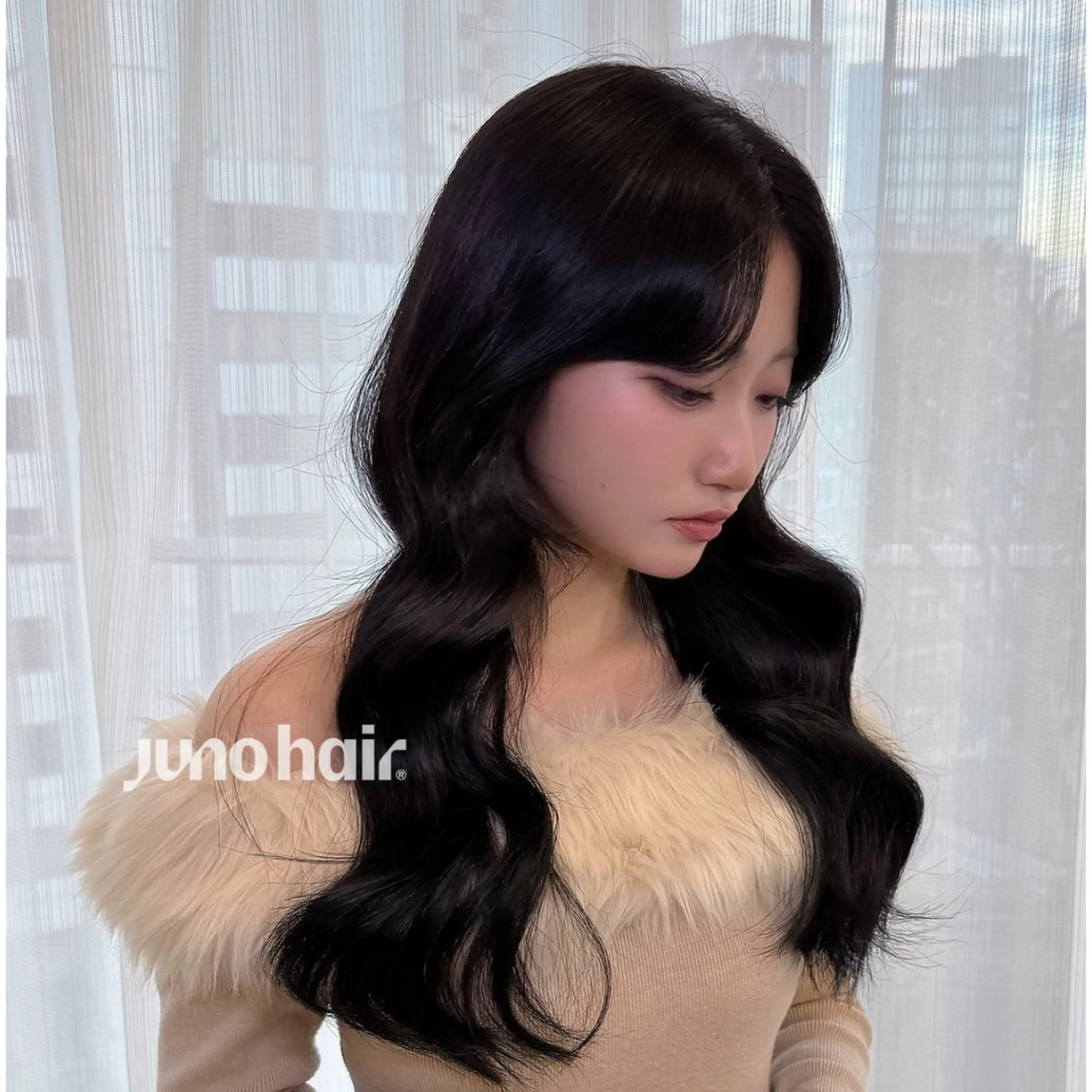 ロング カラー 黒髪 ヨシンモリ 韓国風ヘア 小顔カット カット ヘアカラー 韓国レイヤー🪽 無重力パーマナツキのヘアスタイル