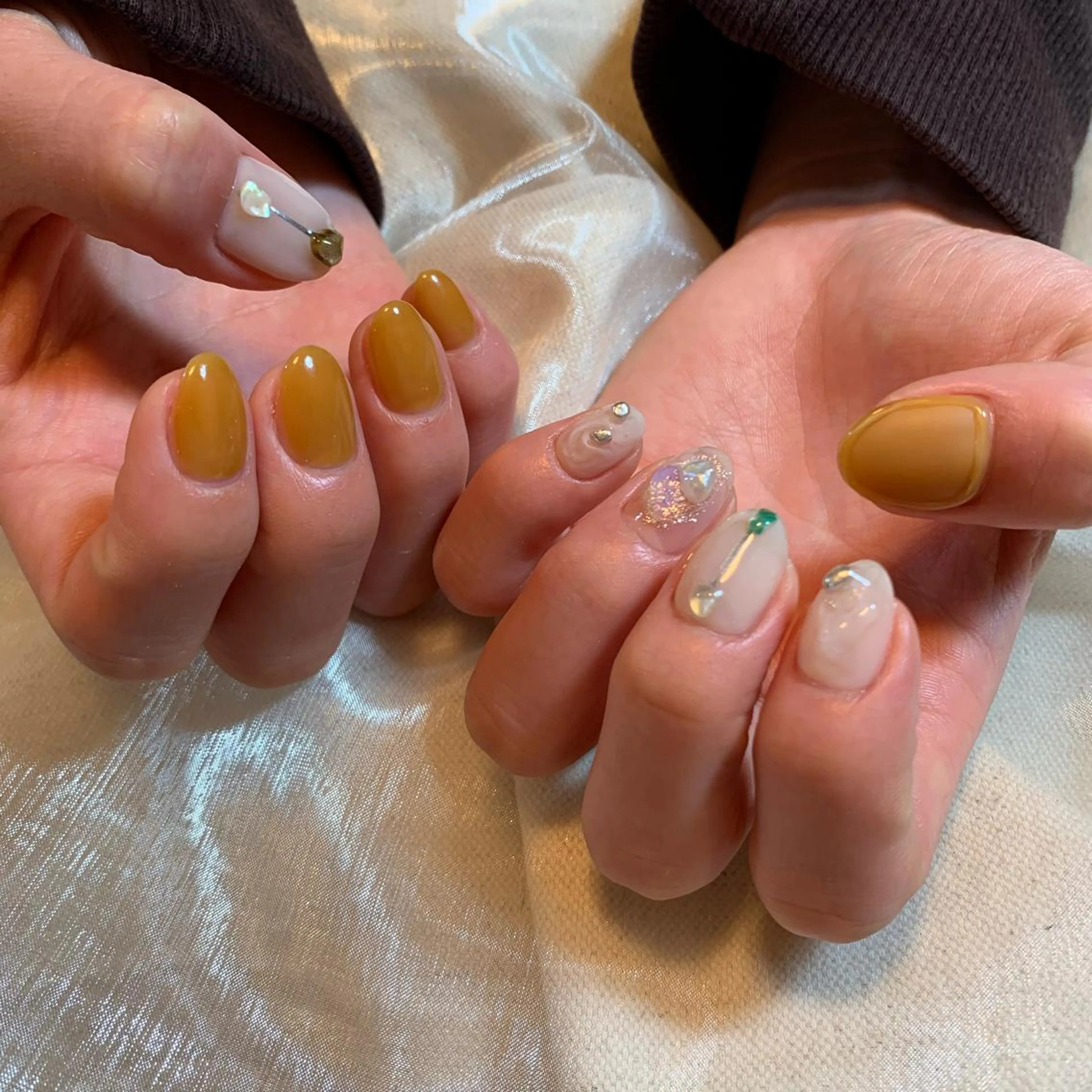 ネイル ハンドネイル repos~ルポ~所属・里見 麗のネイルデザイン