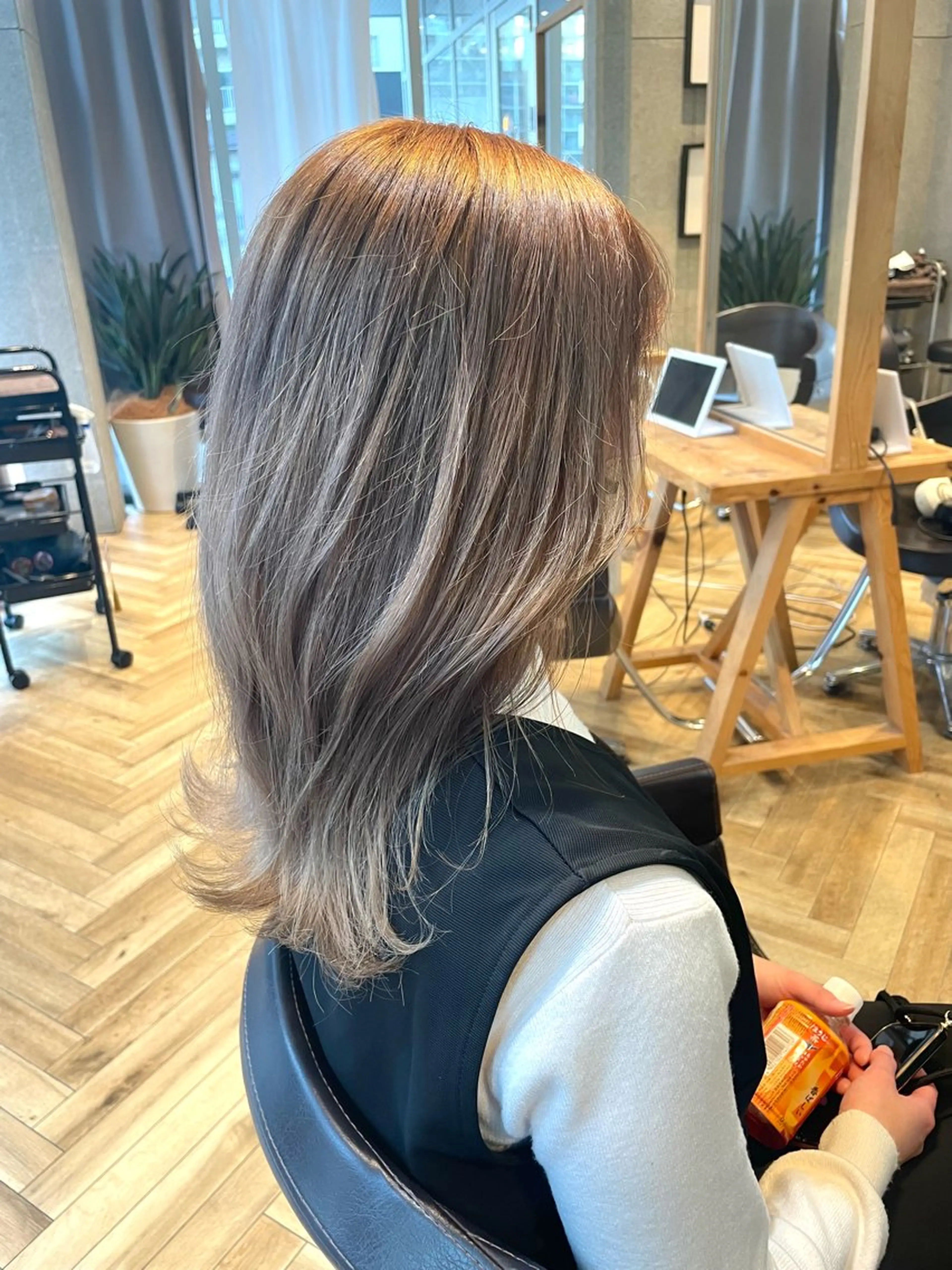 セミロング カラー ヘアカラー トリートメント 🌈艶カラー× メンズパーマ永埜🌈のヘアスタイル