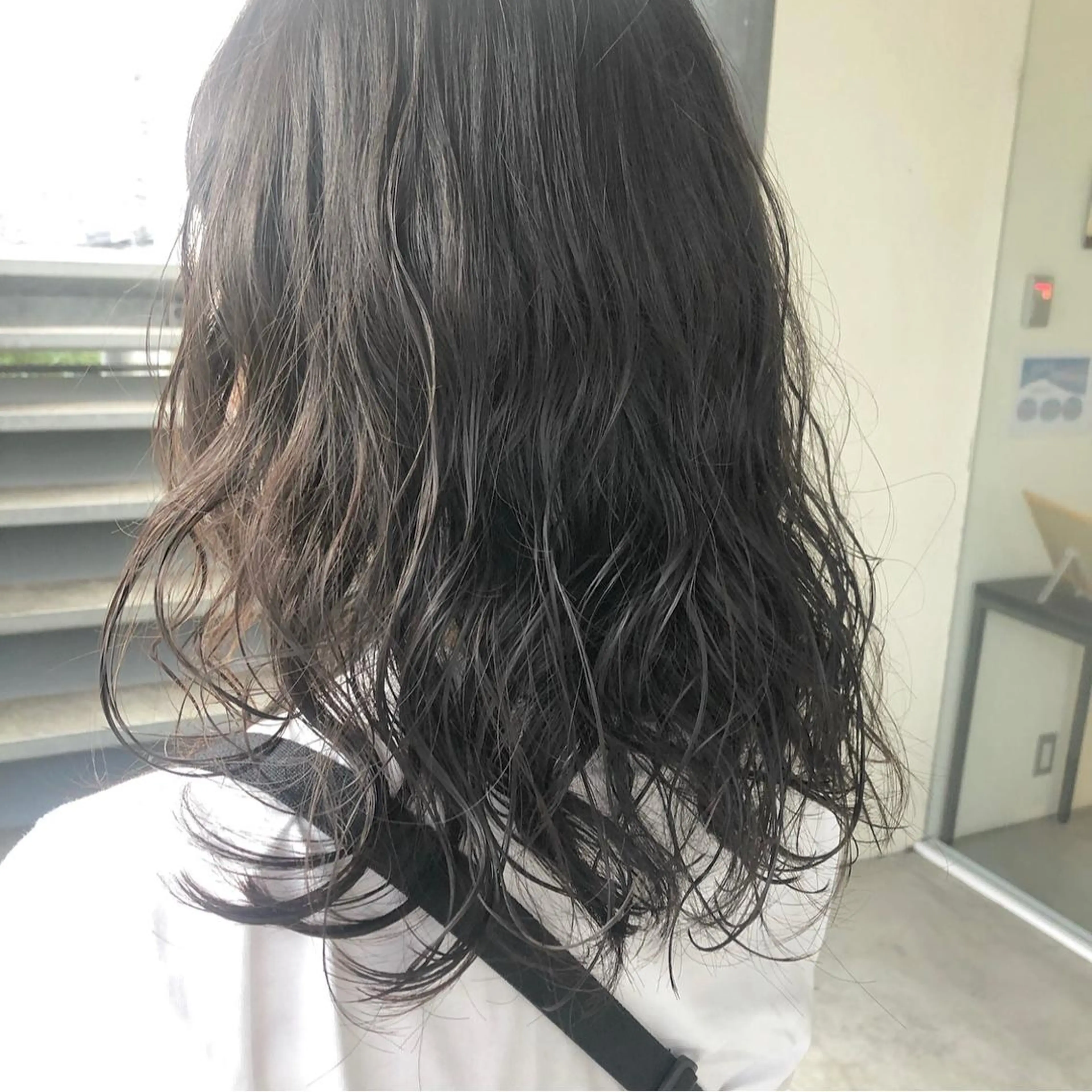ミディアム パーマ 小森 樹奈のヘアスタイル