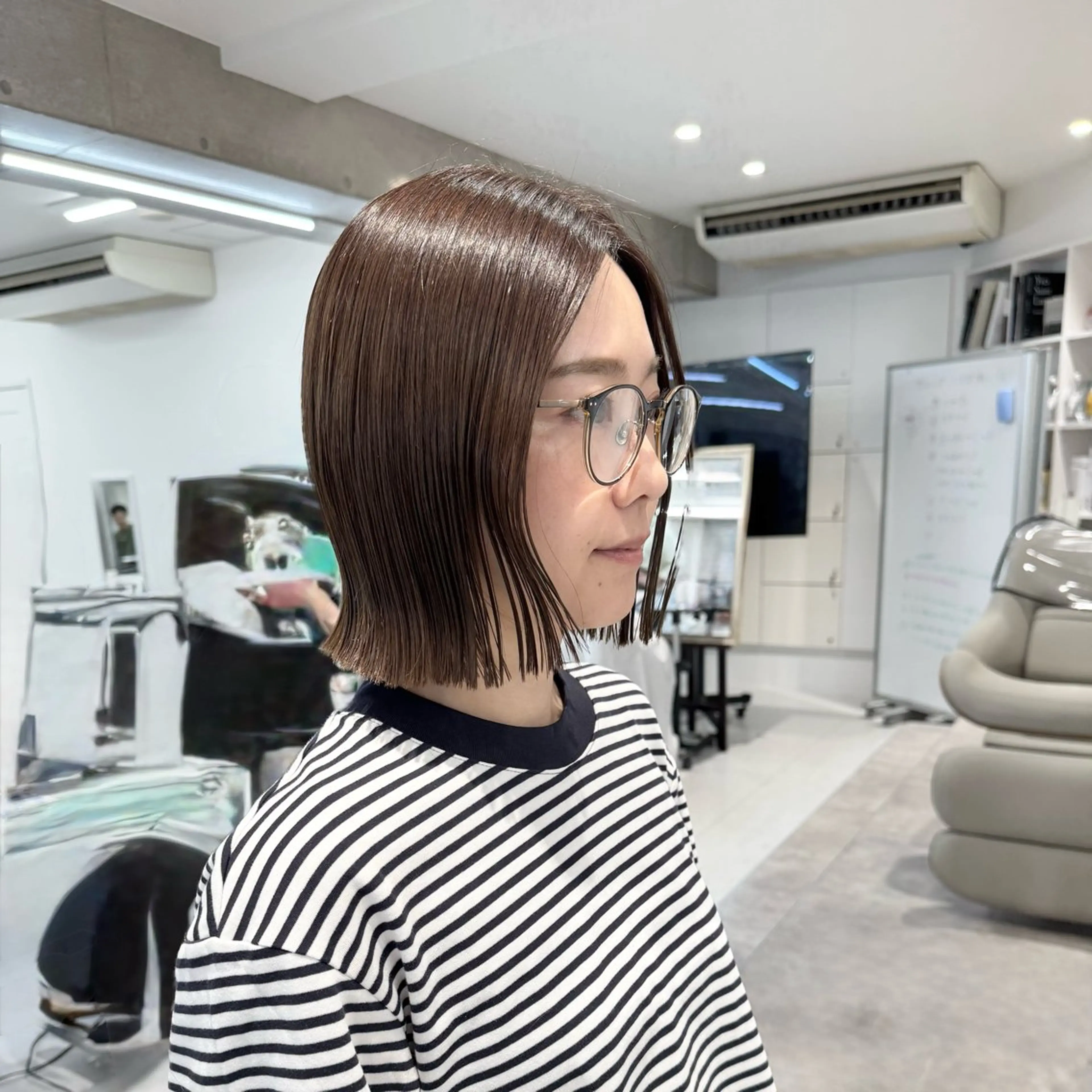 ミディアム 切りっぱなしボブ ボブ カット ヘアカラー トリートメント 会田有紀 /切りっぱなしボブのヘアスタイル