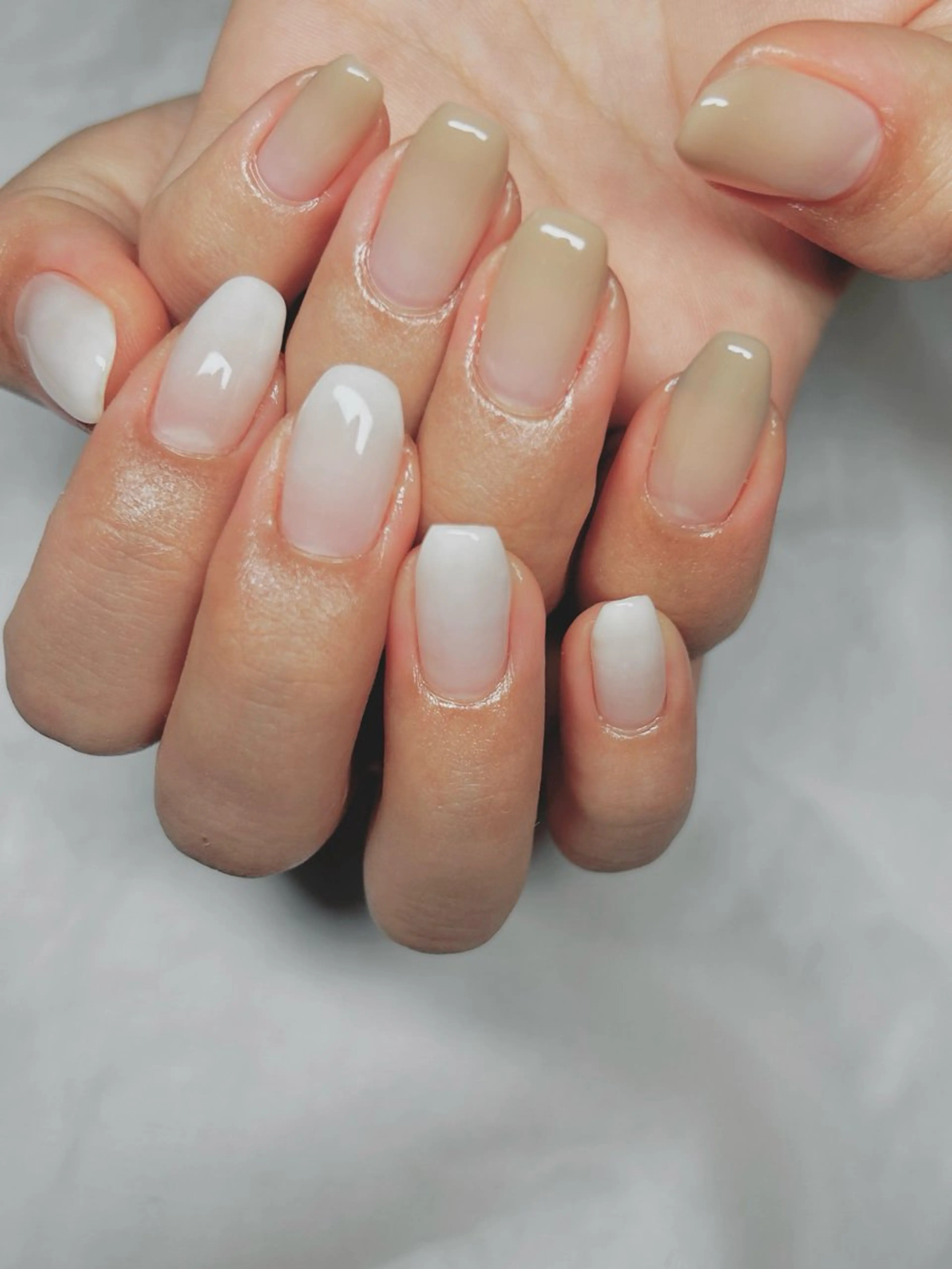 ネイル ホワイト ハンドネイル AMUCI NAIL Shihomiのネイルデザイン