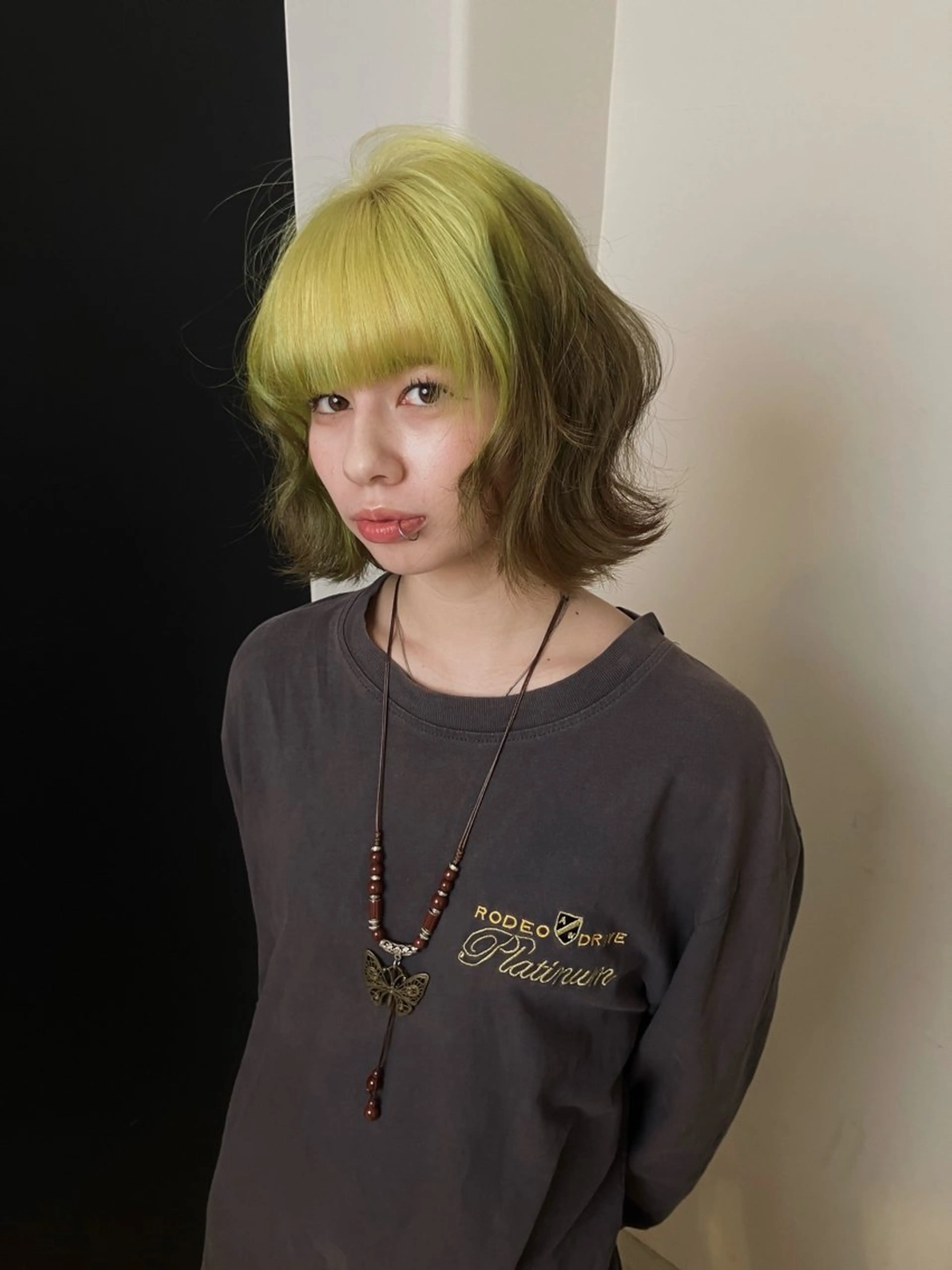 ミディアム カラー Hanaka🐈‍⬛ 海外×ニュアンスのヘアスタイル