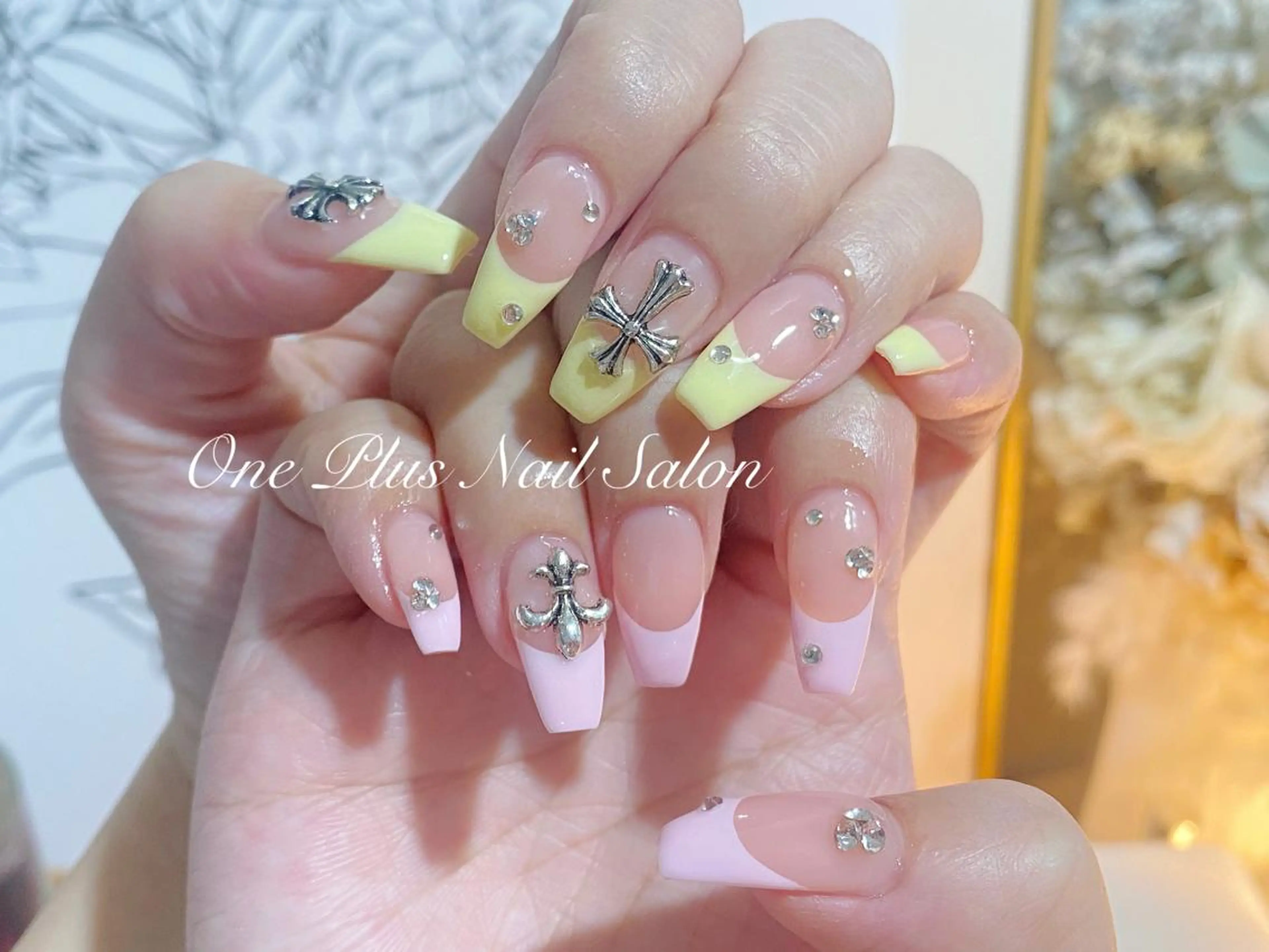 ネイル One Plus Nail Salonのネイルデザイン