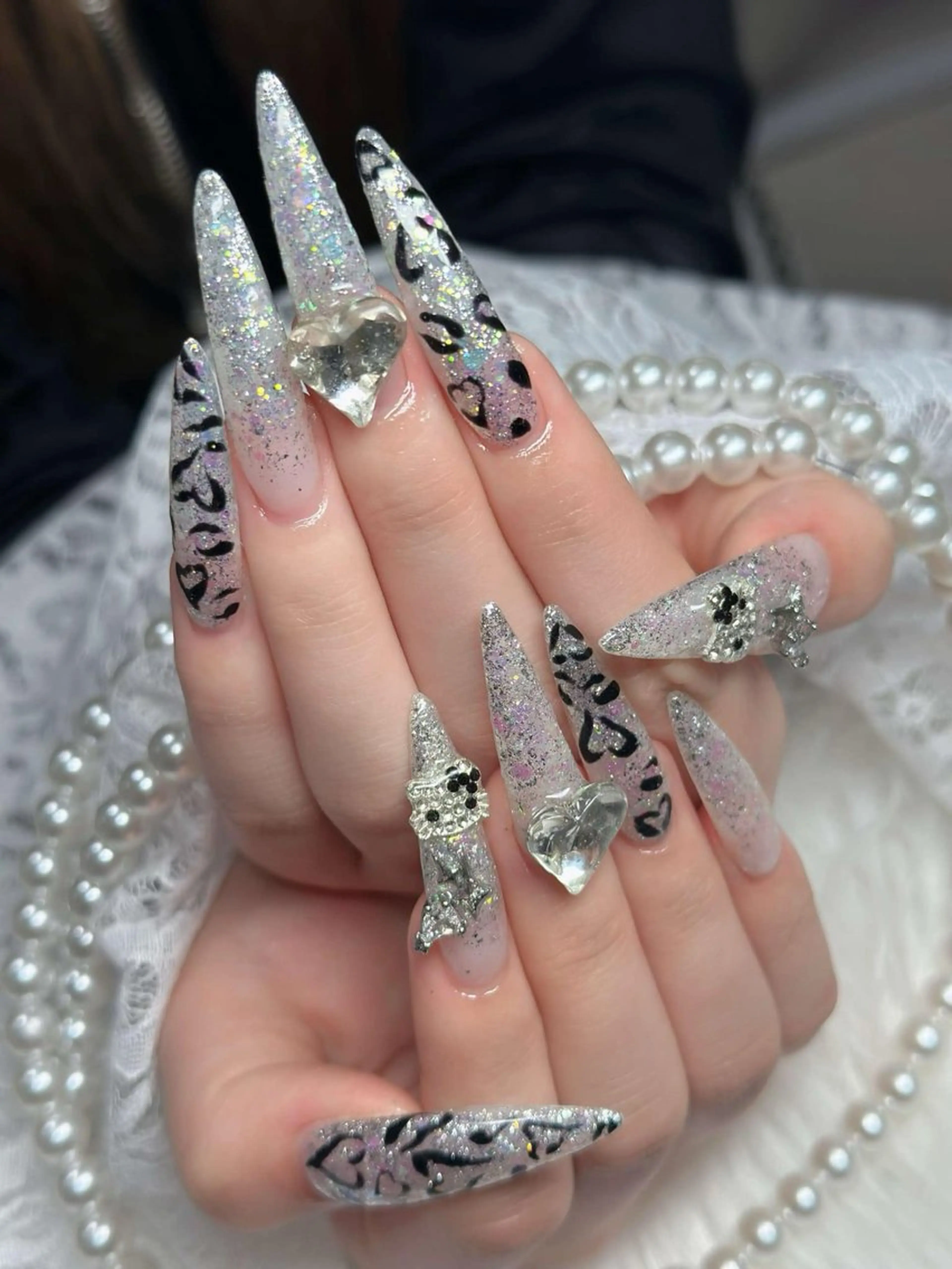 ネイル フレンチネイル ジェルネイル ガラスフレンチ ハロウィン ハート ハンドネイル H.baby Nail Salonのネイルデザイン