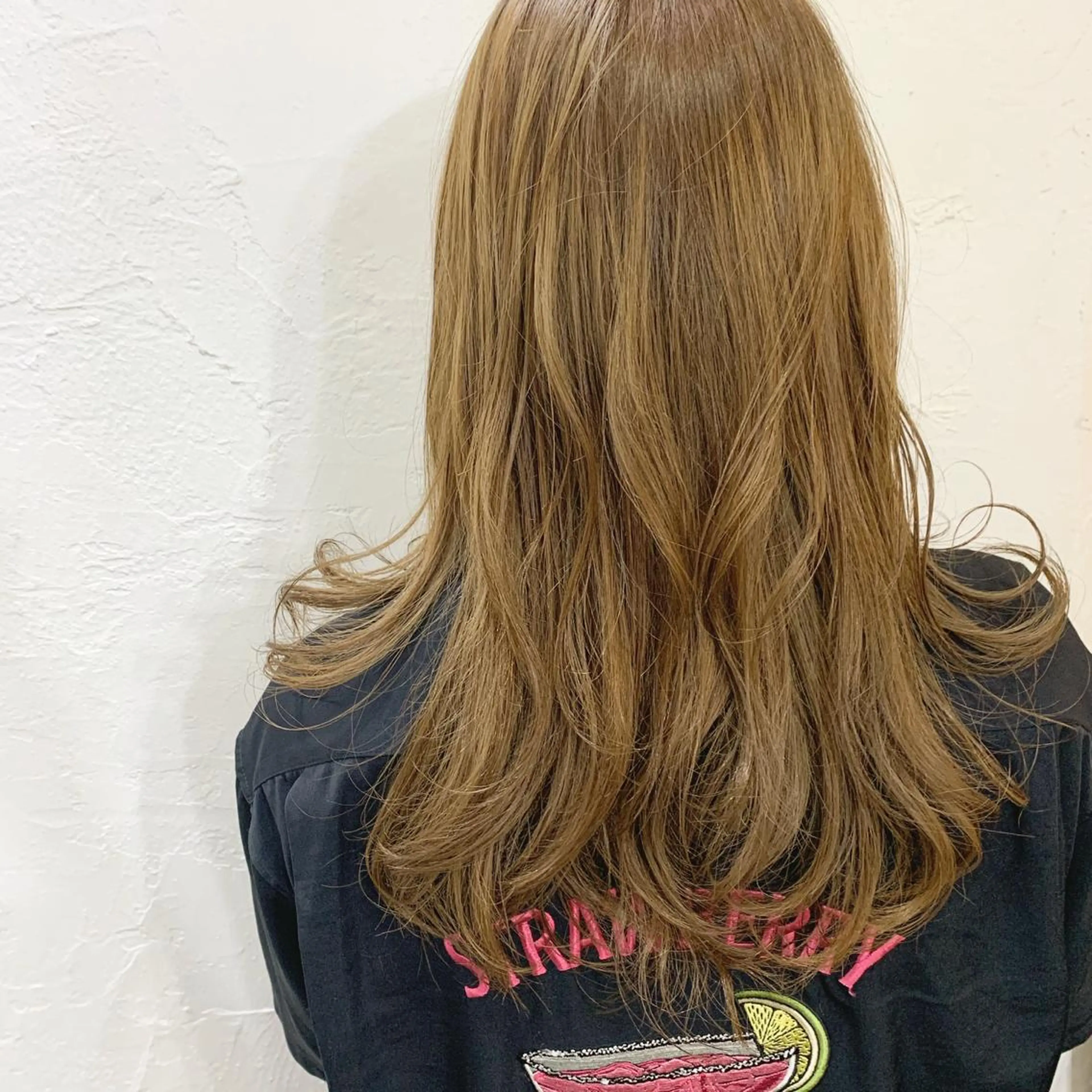 ロング lico 新札幌所属・Lilly リリィのヘアスタイル