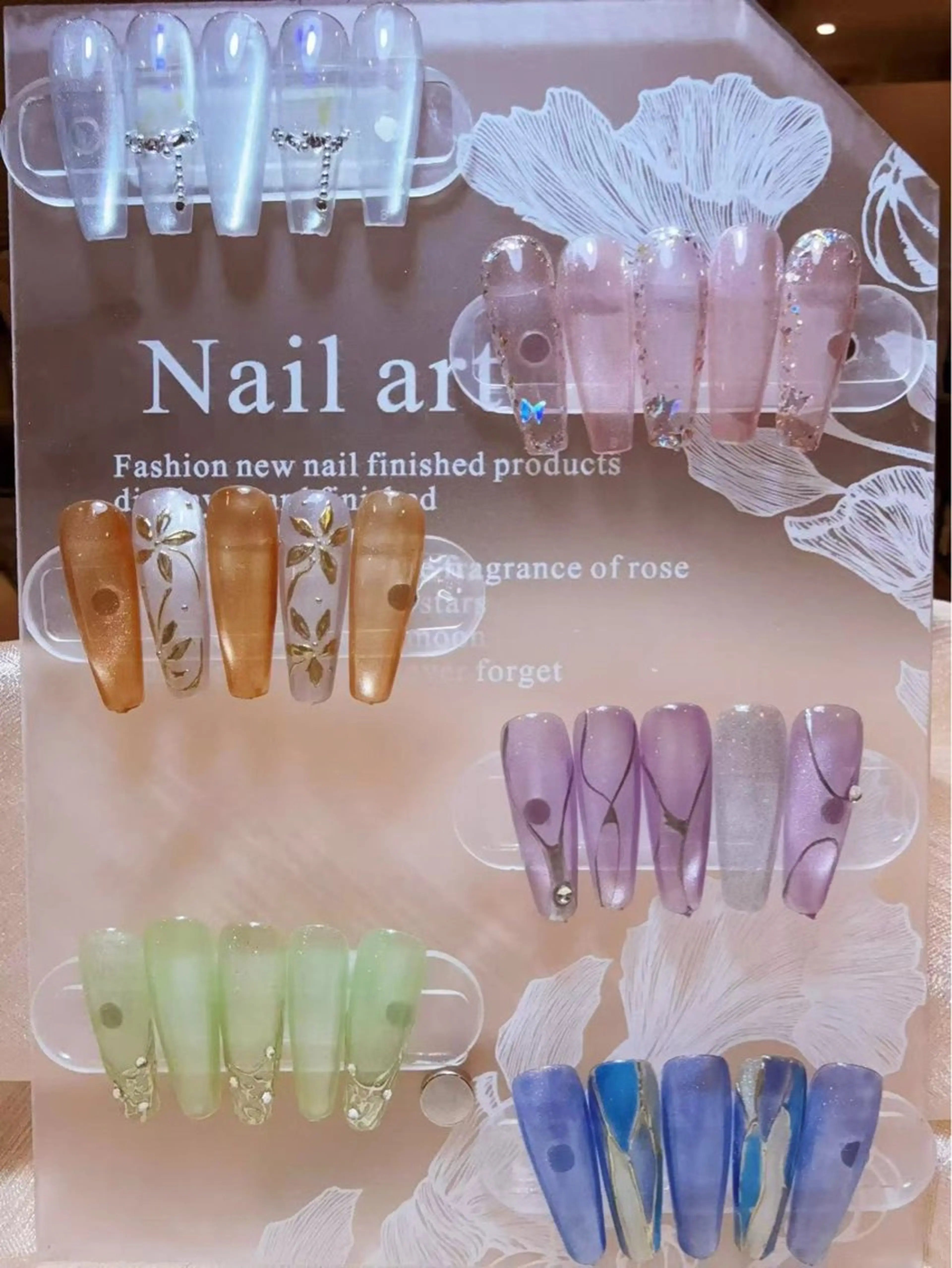 ネイル yiyi ネイルサロンのネイルデザイン