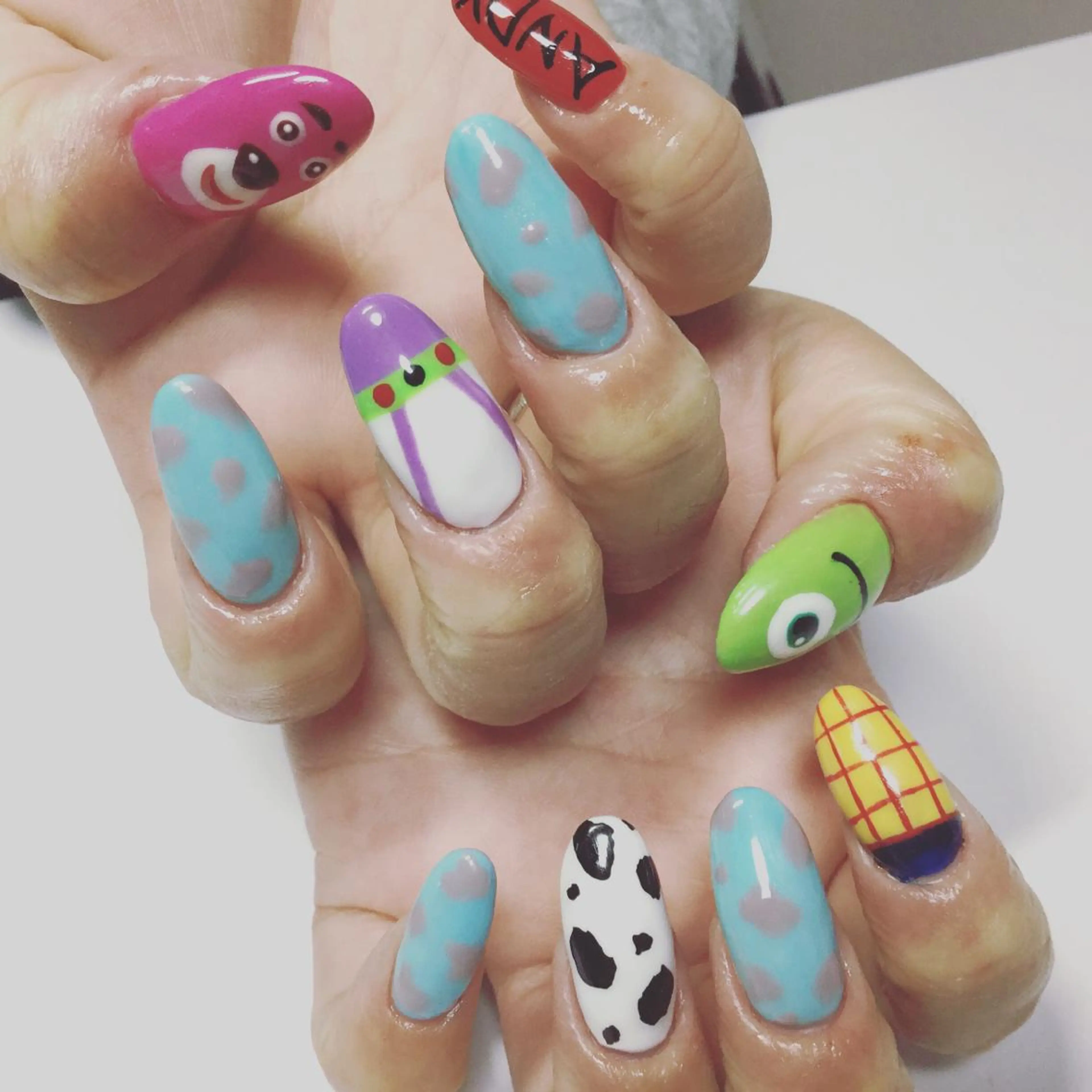 ロング ネイル Megumi Nailのネイルデザイン