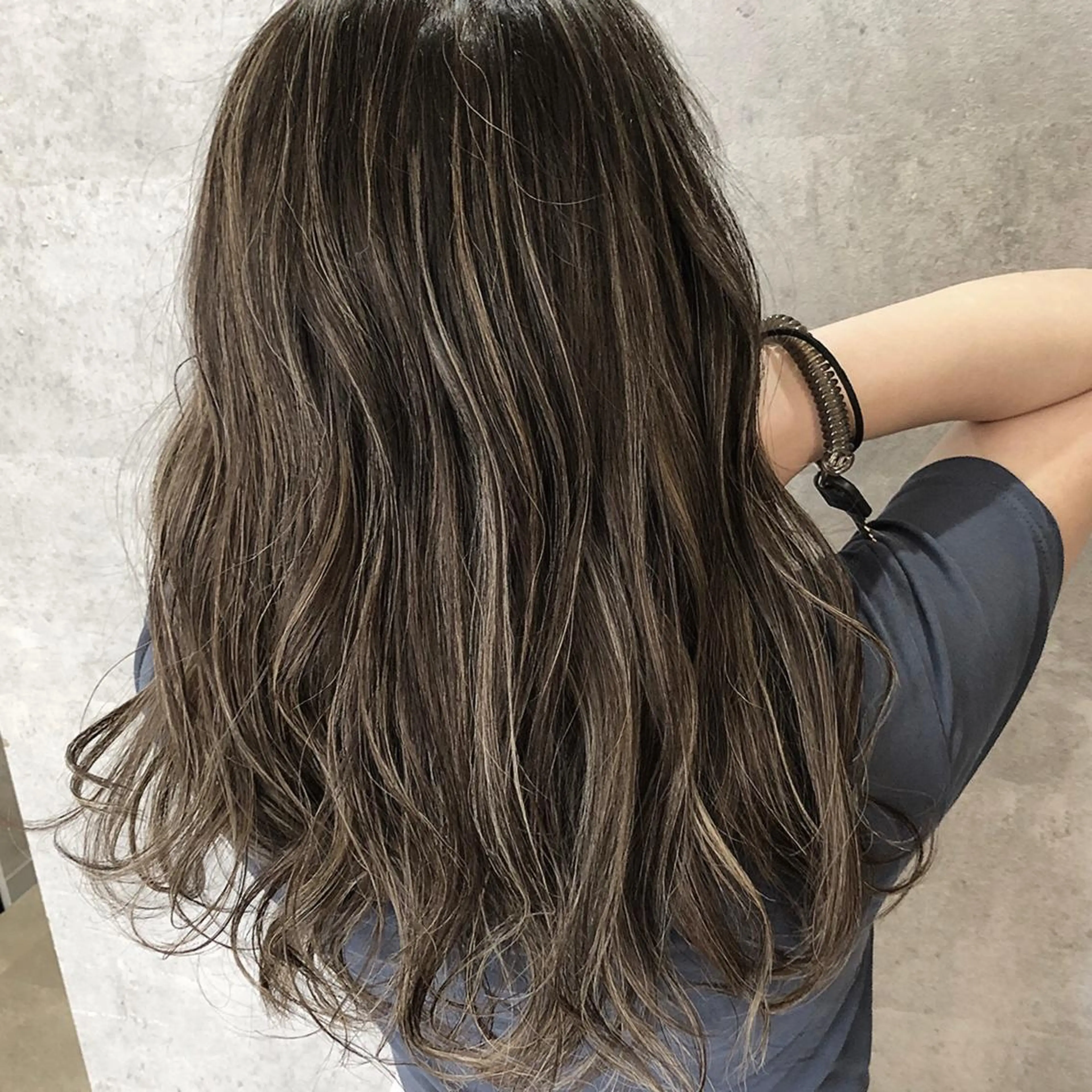 ロング カラー ハイライトカラー ハイライト ✨MiL✨ ✨心斎橋✨のヘアスタイル