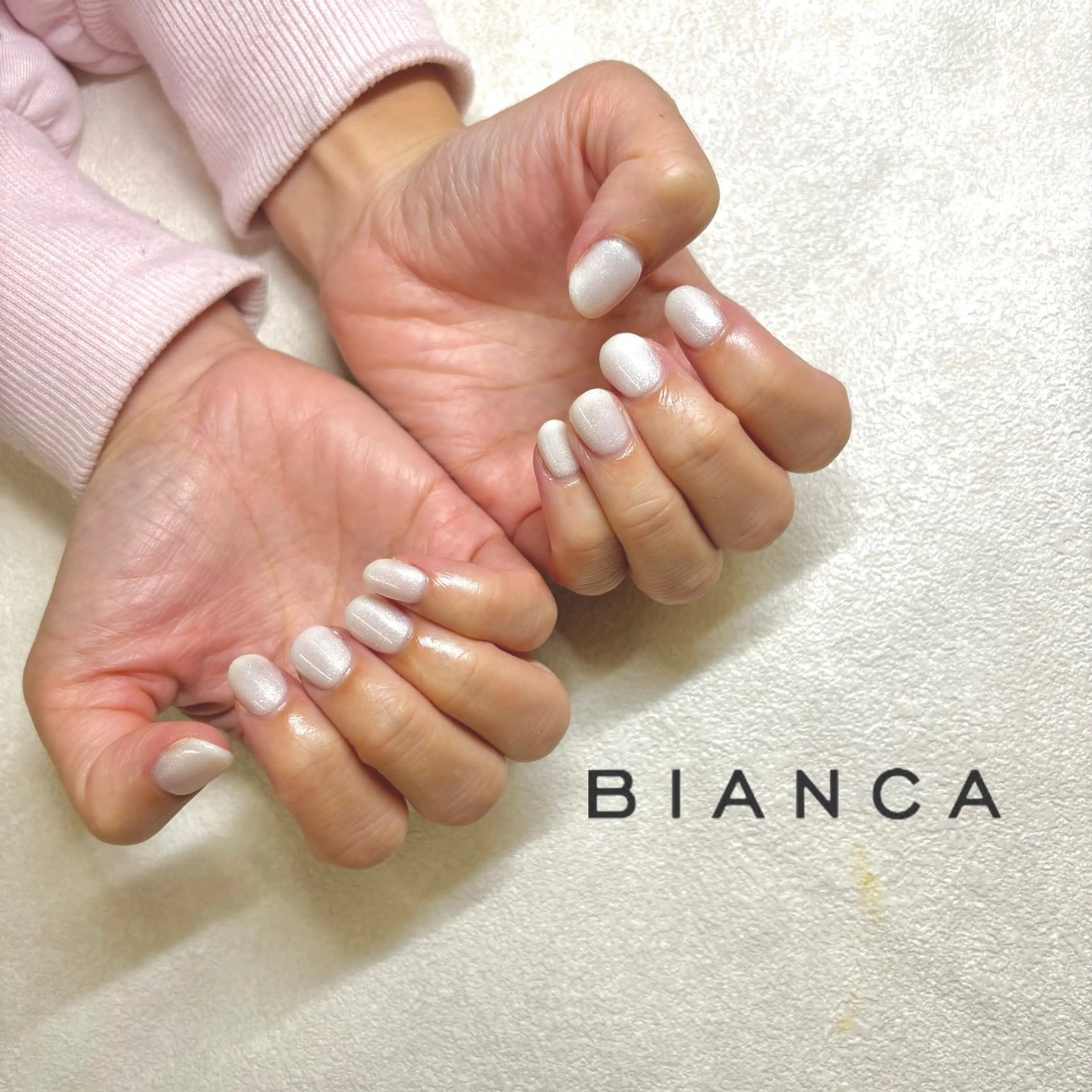 ネイル ラメ(グリッター) ワンカラーネイル ホワイト ハンドネイル Bianca 長津田　松原･*°☆のネイルデザイン
