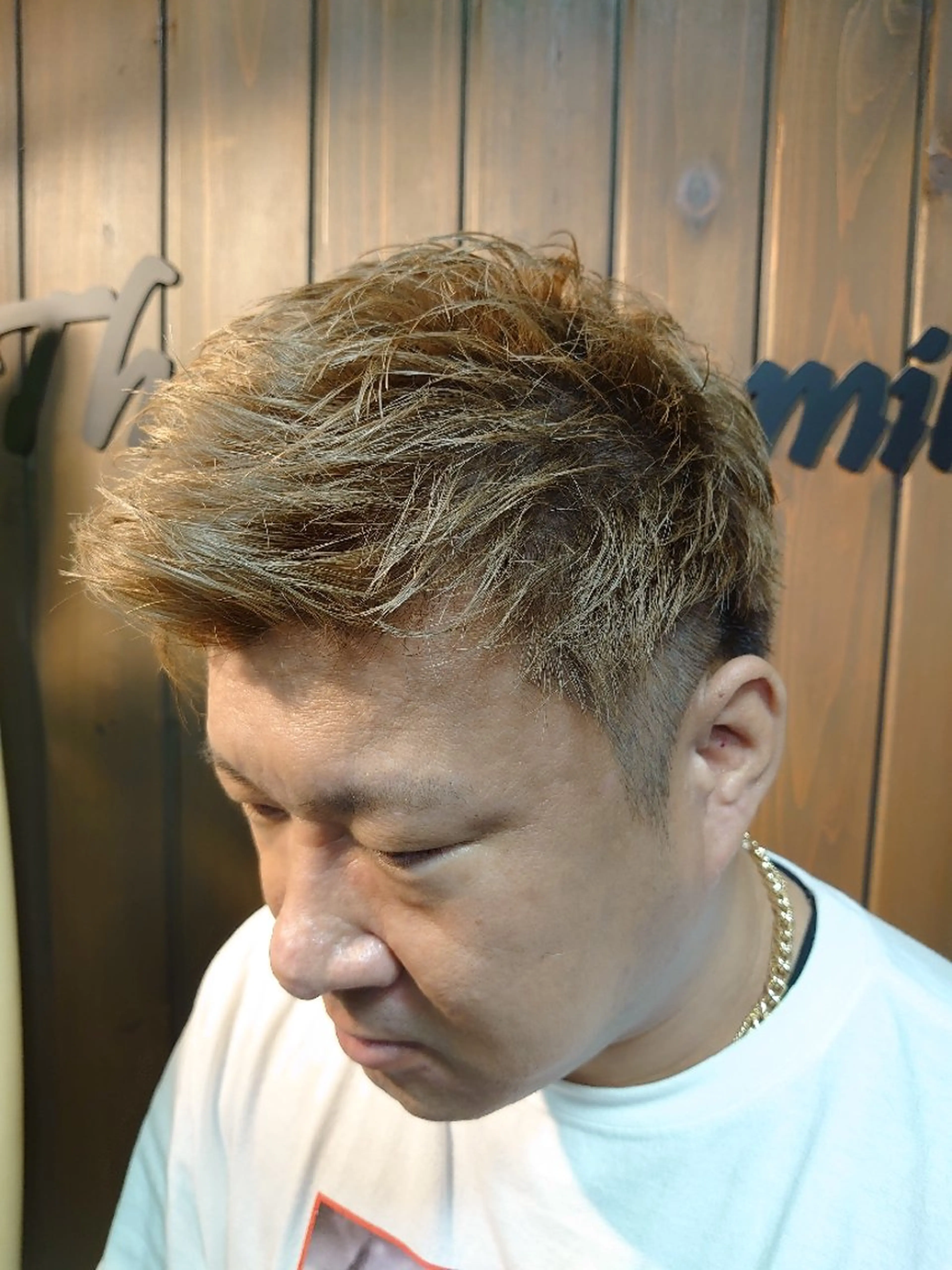 カラー アッシュ ハイトーンカラー ヘアカラー 岡林 選のヘアスタイル