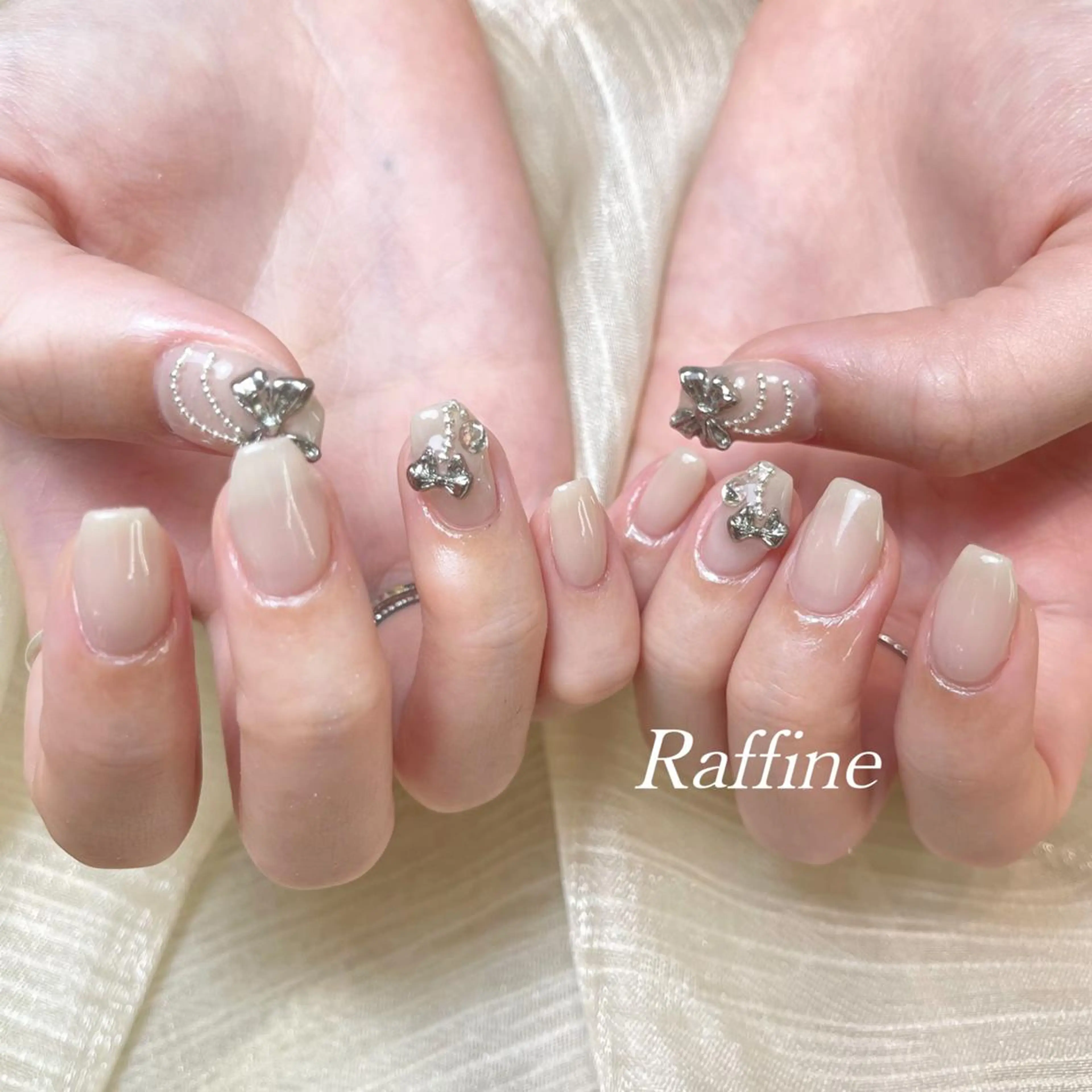 ネイル RAFFINE haru🦋🩵のネイルデザイン