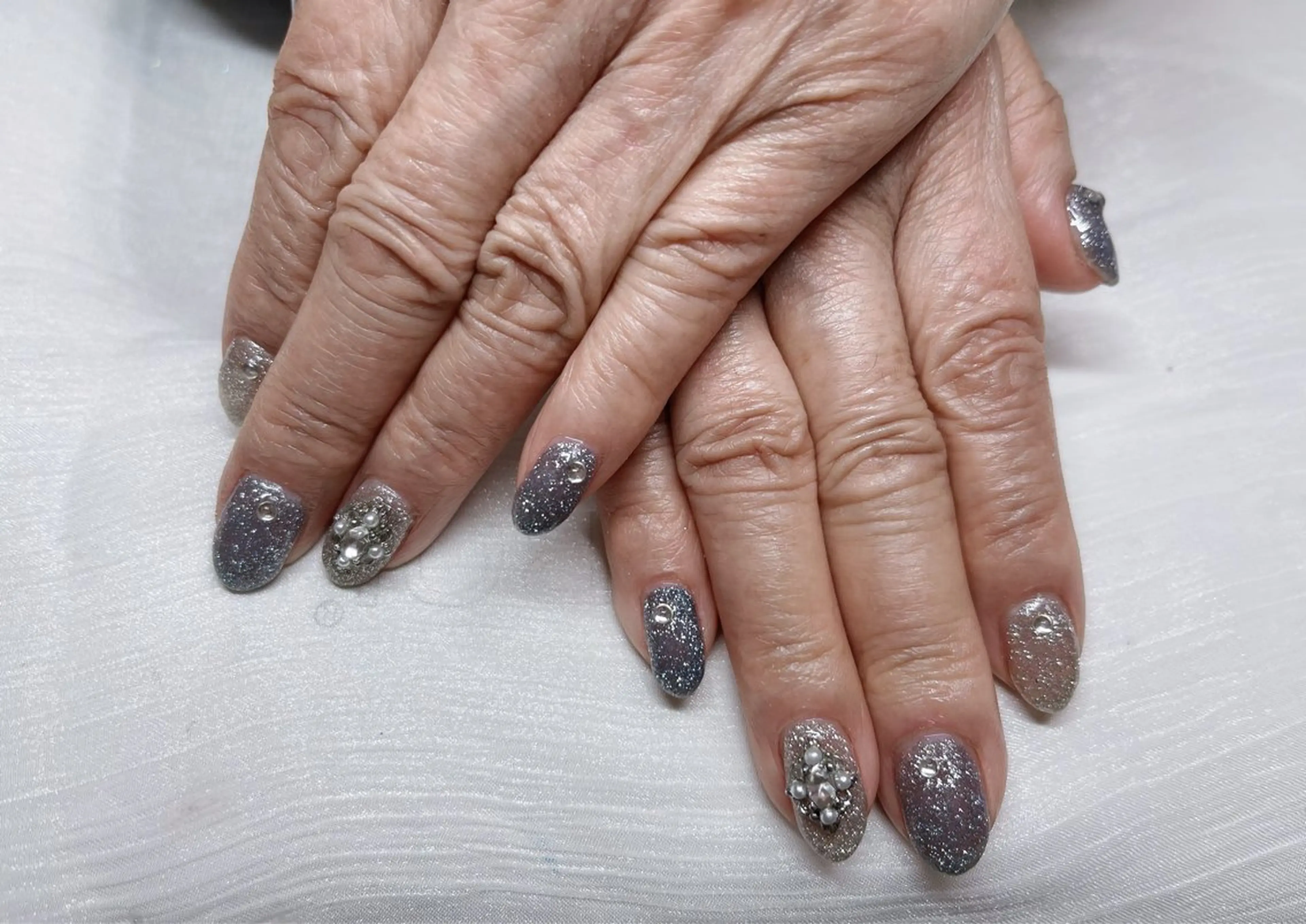 ネイル アートネイル オーロラネイル ガーリー キラキラネイル 韓国ネイル ハンドネイル nail salon  U所属・日向 あゆみのネイルデザイン