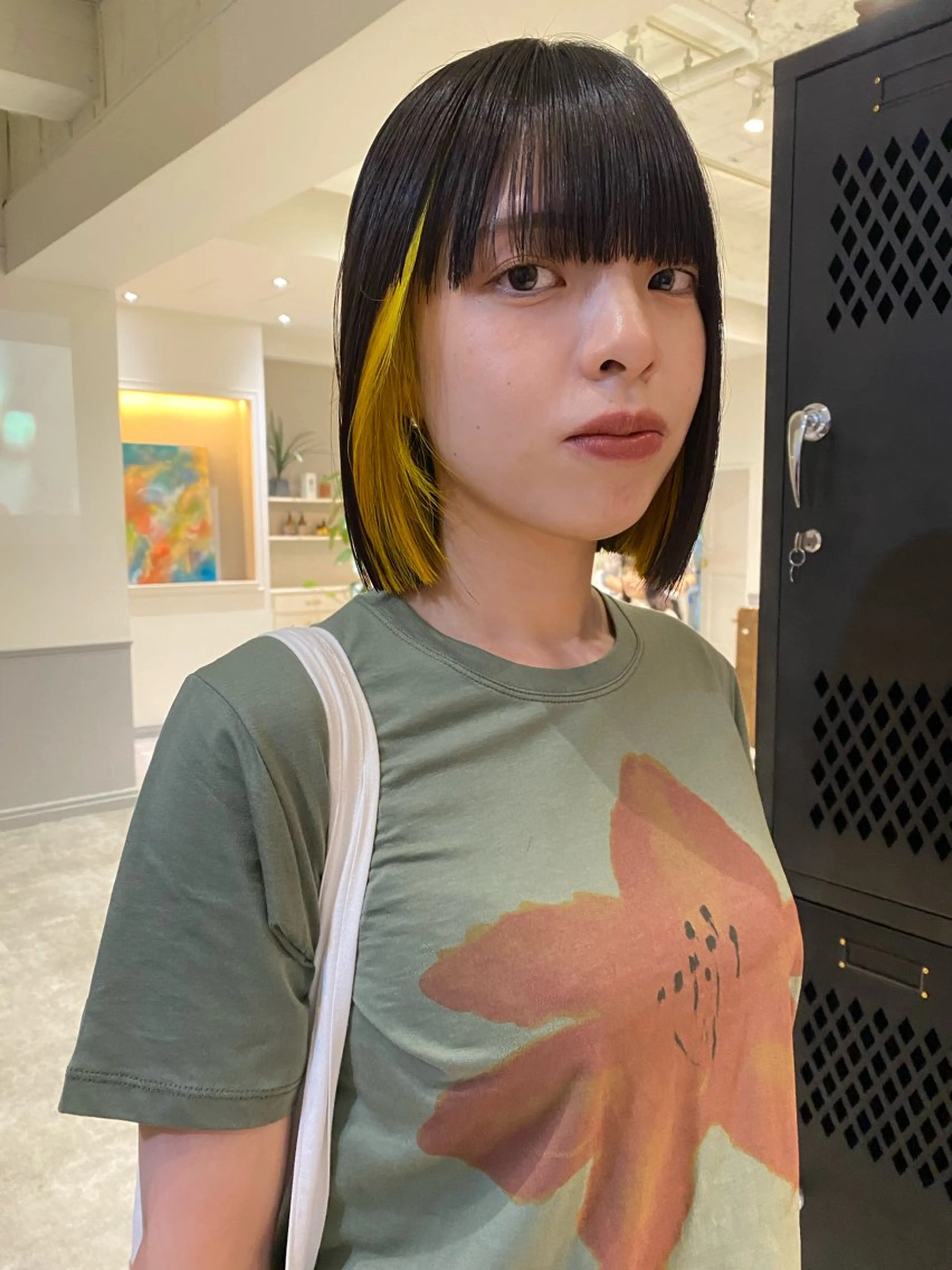 ミディアム sliver マツイ　レンのヘアスタイル