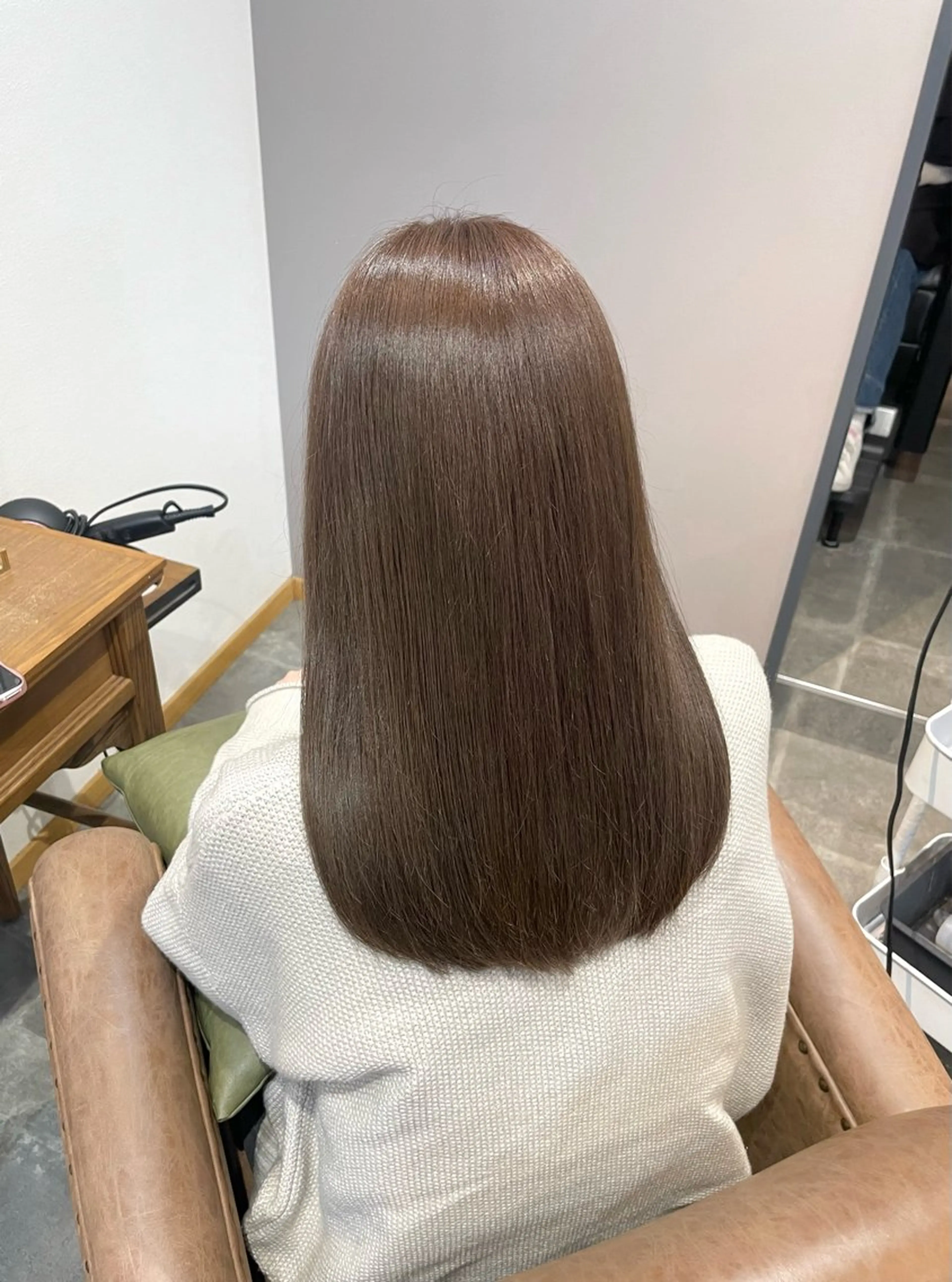 セミロング カラー カット ヘアカラー トリートメント 西村 れいのヘアスタイル
