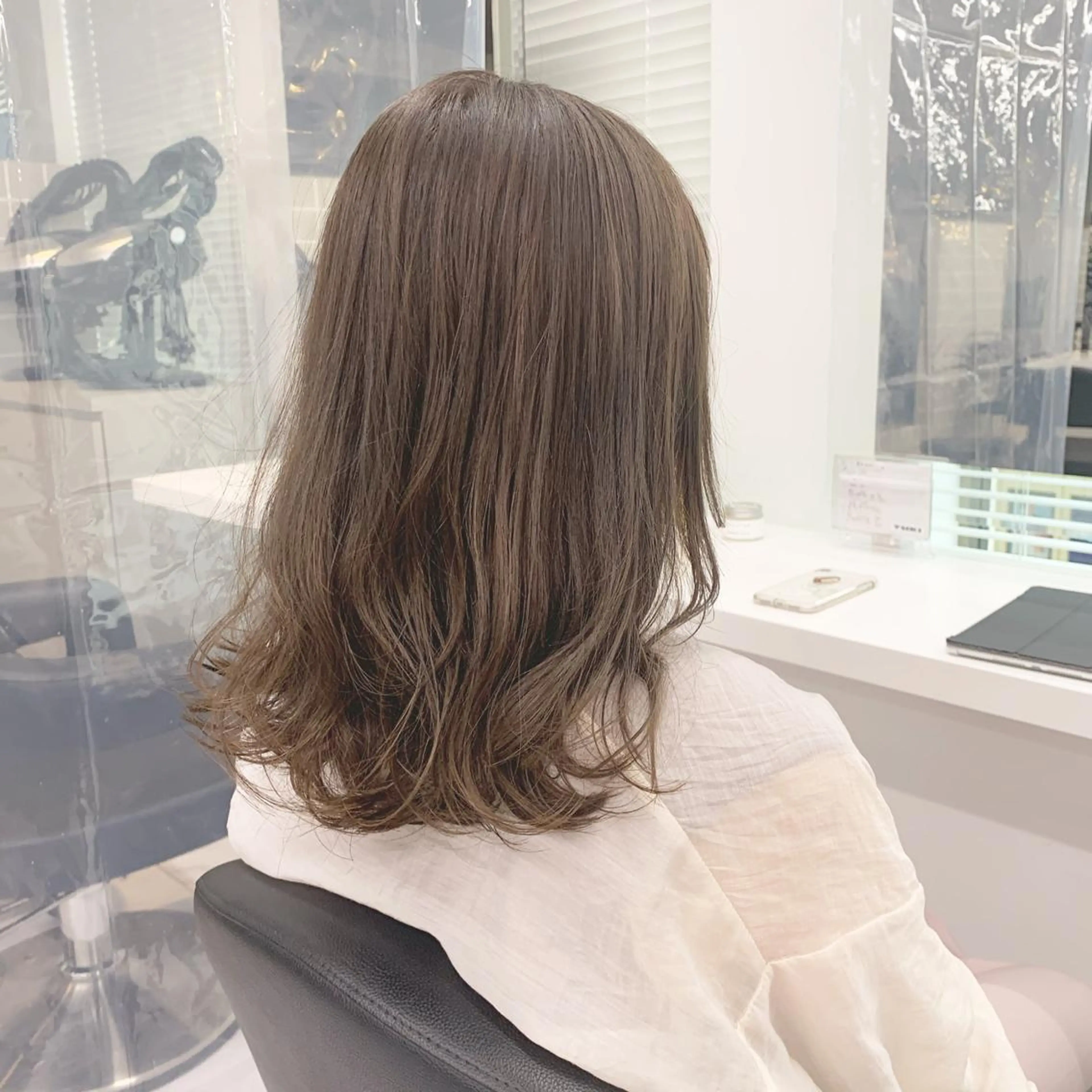 ミディアム カラー ヘアアレンジ ベージュカラー ブリーチ モカベージュ ブリーチなしカラー 美髪矯正/透明感カラ ー🫧YUUKI🫧のヘアスタイル