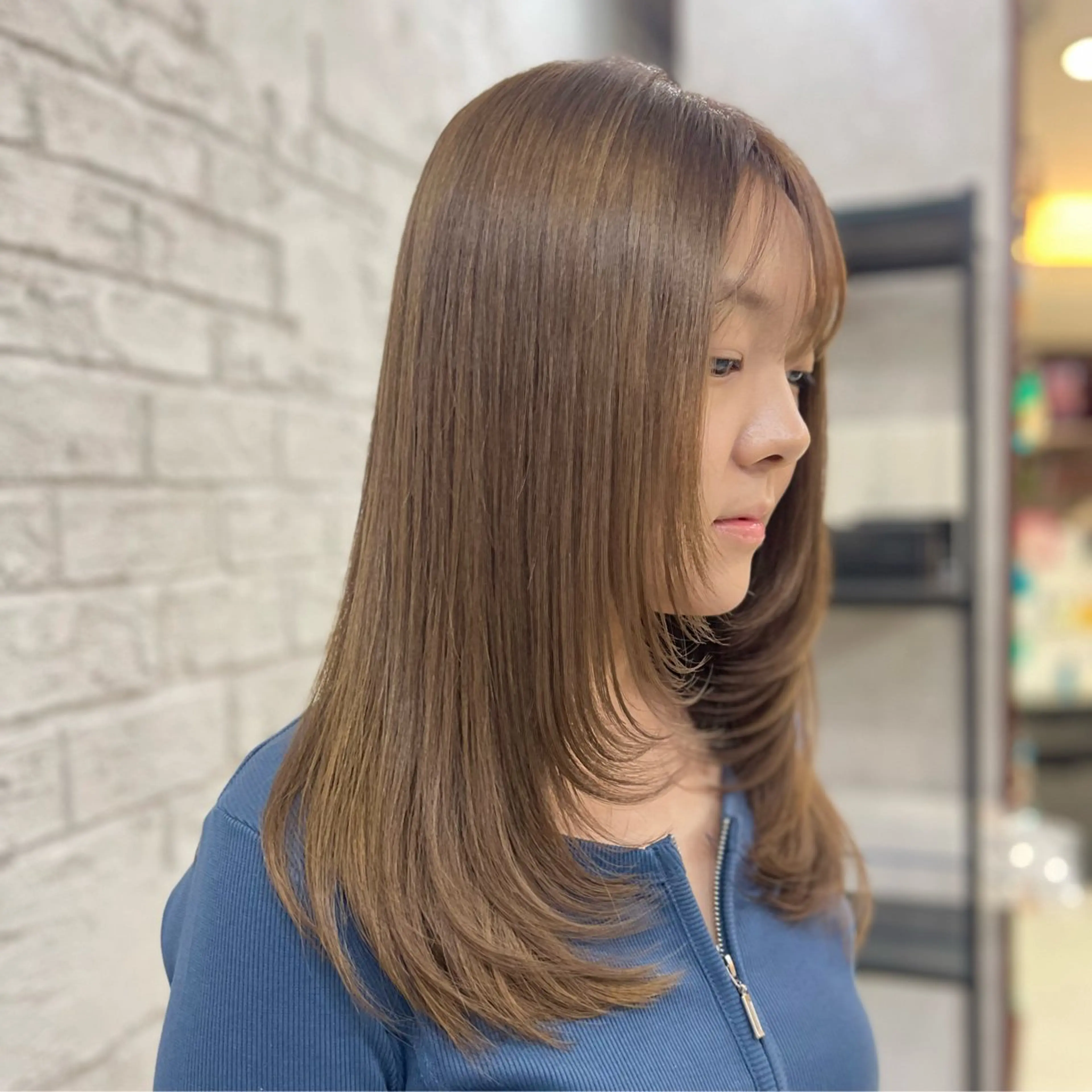 ロング レイヤーカット 艶髪ブリーチカラー 💗manaka💗のヘアスタイル