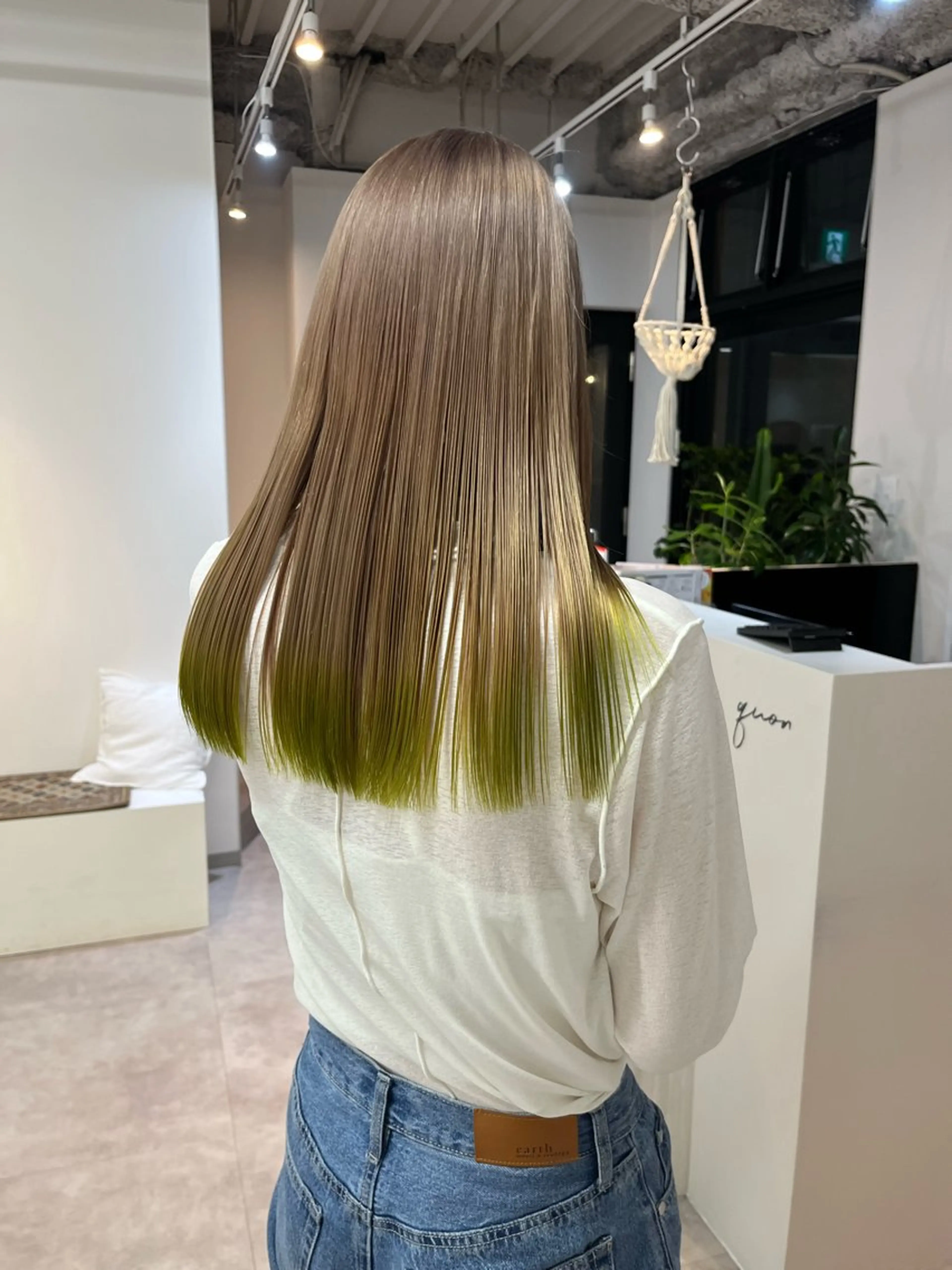 カラー aya/ブリーチ/ ボブ/ショートのヘアスタイル