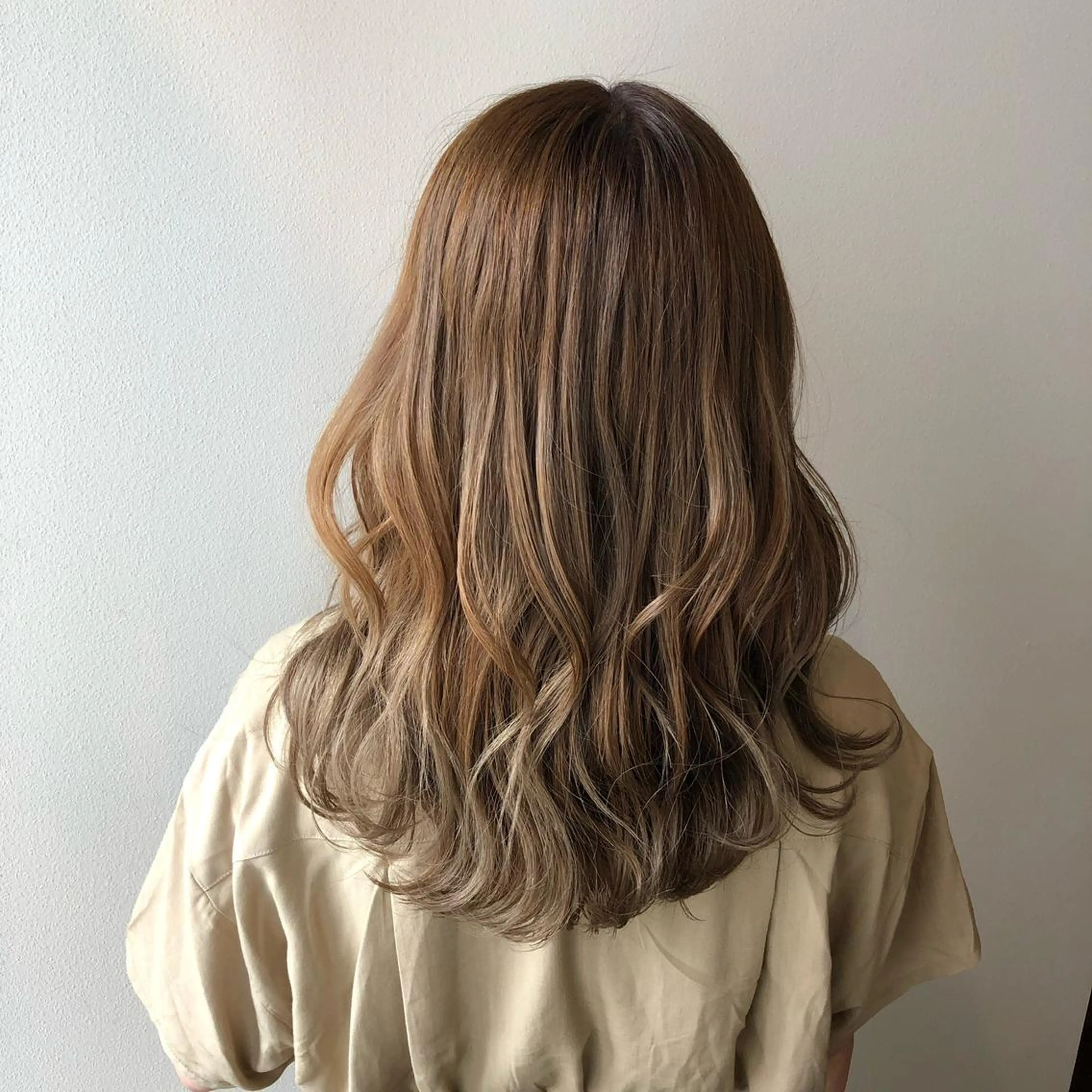 セミロング カラー ヘアアレンジ ヘアカラー トリートメント 江藤 星史のヘアスタイル