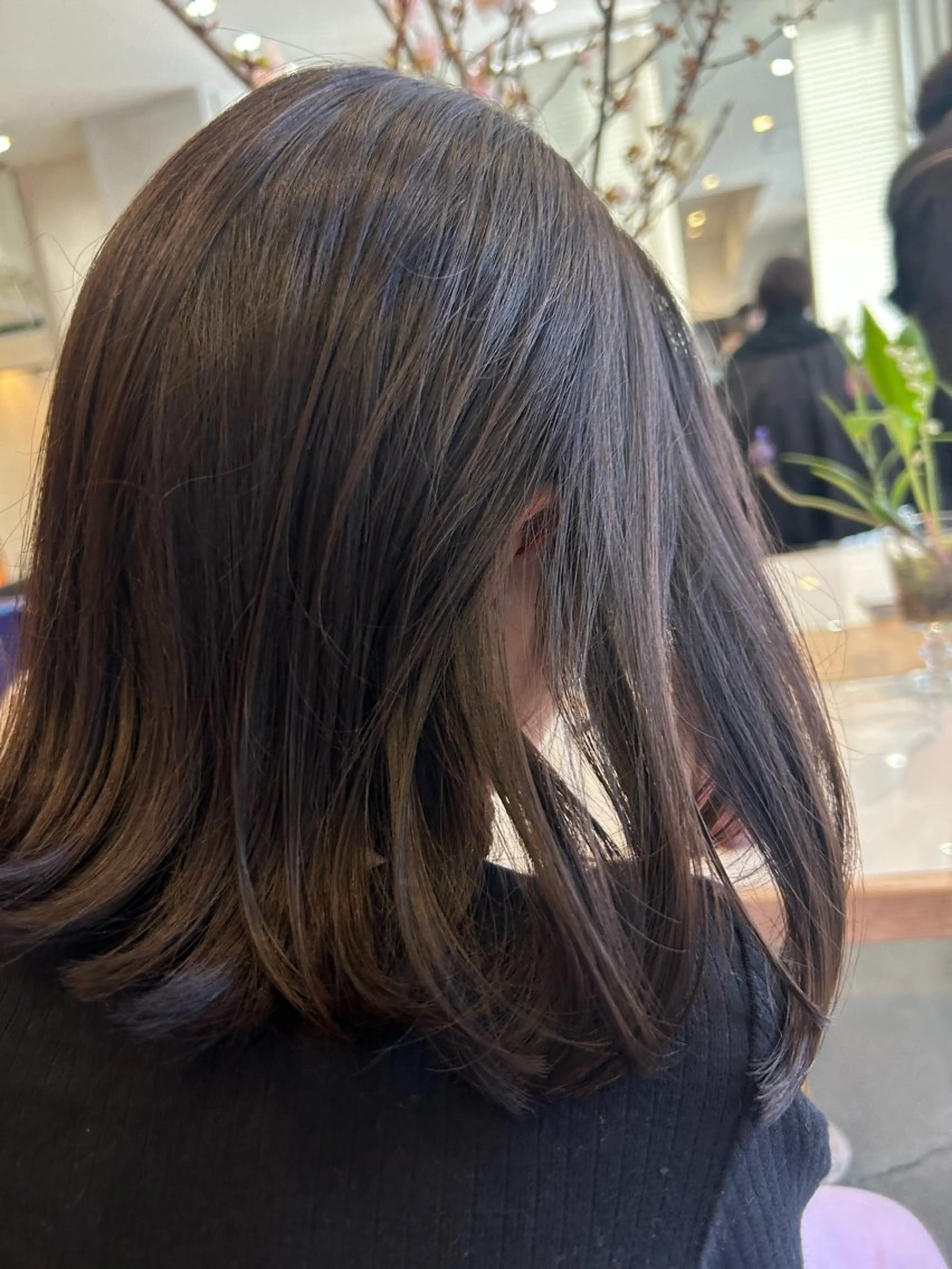 ミディアム 切りっぱなしボブ ボブ カット ヘッドスパ 坂田 睦月のヘアスタイル