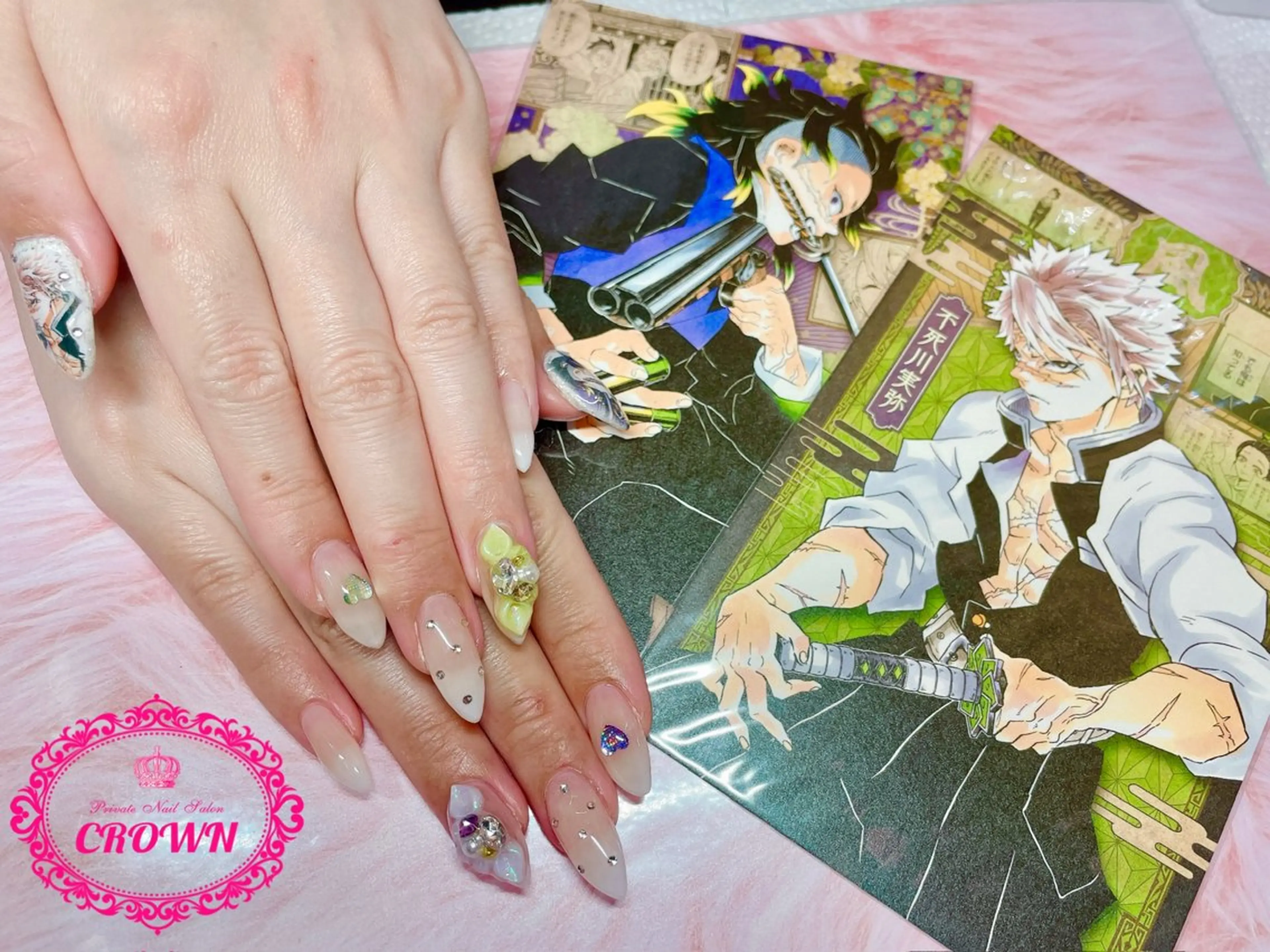 ネイル CROWN プライベートサロンのネイルデザイン