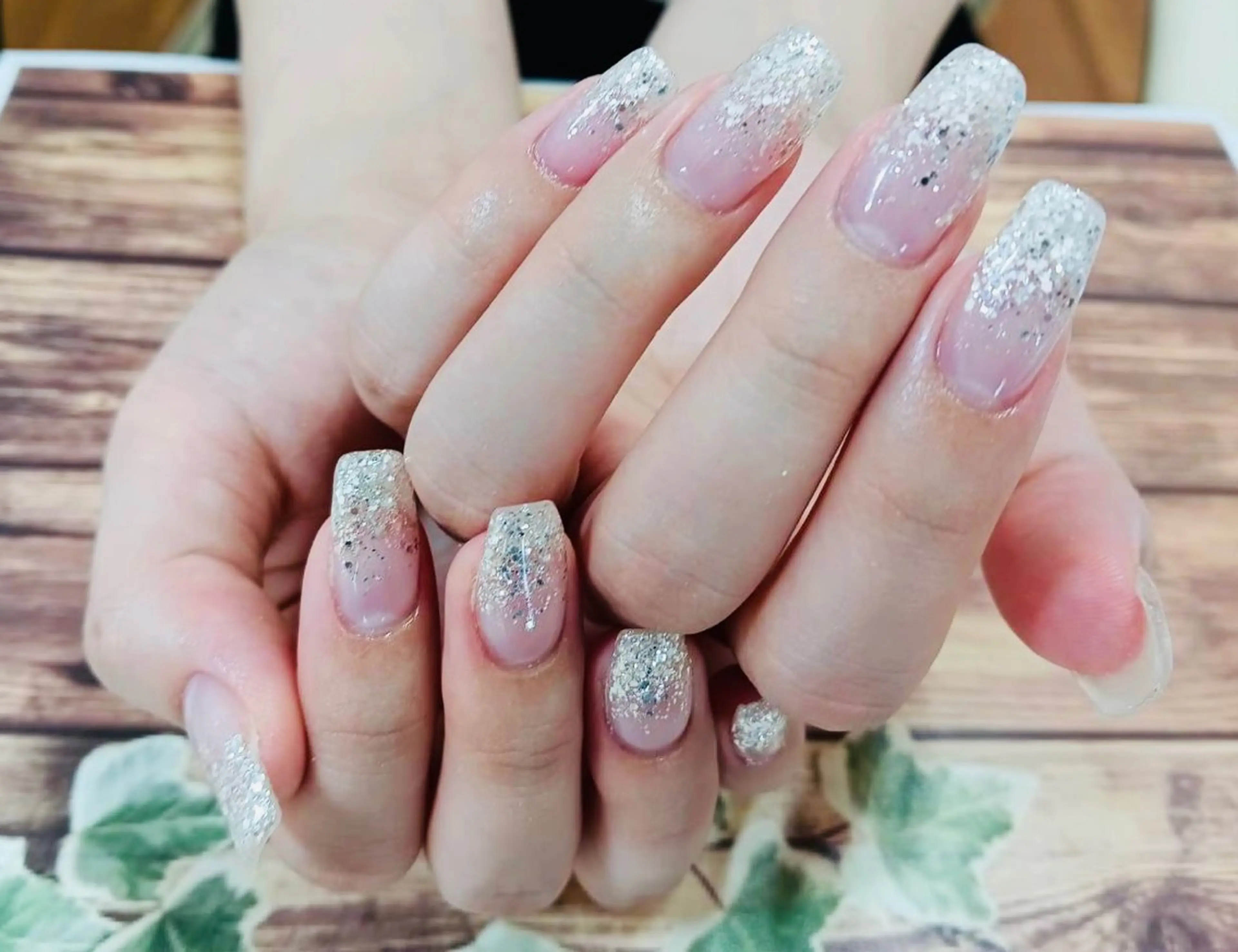 ネイル ラメ(グリッター) ラメグラデーション ハンドネイル ネイルサロン nail_upのネイルデザイン