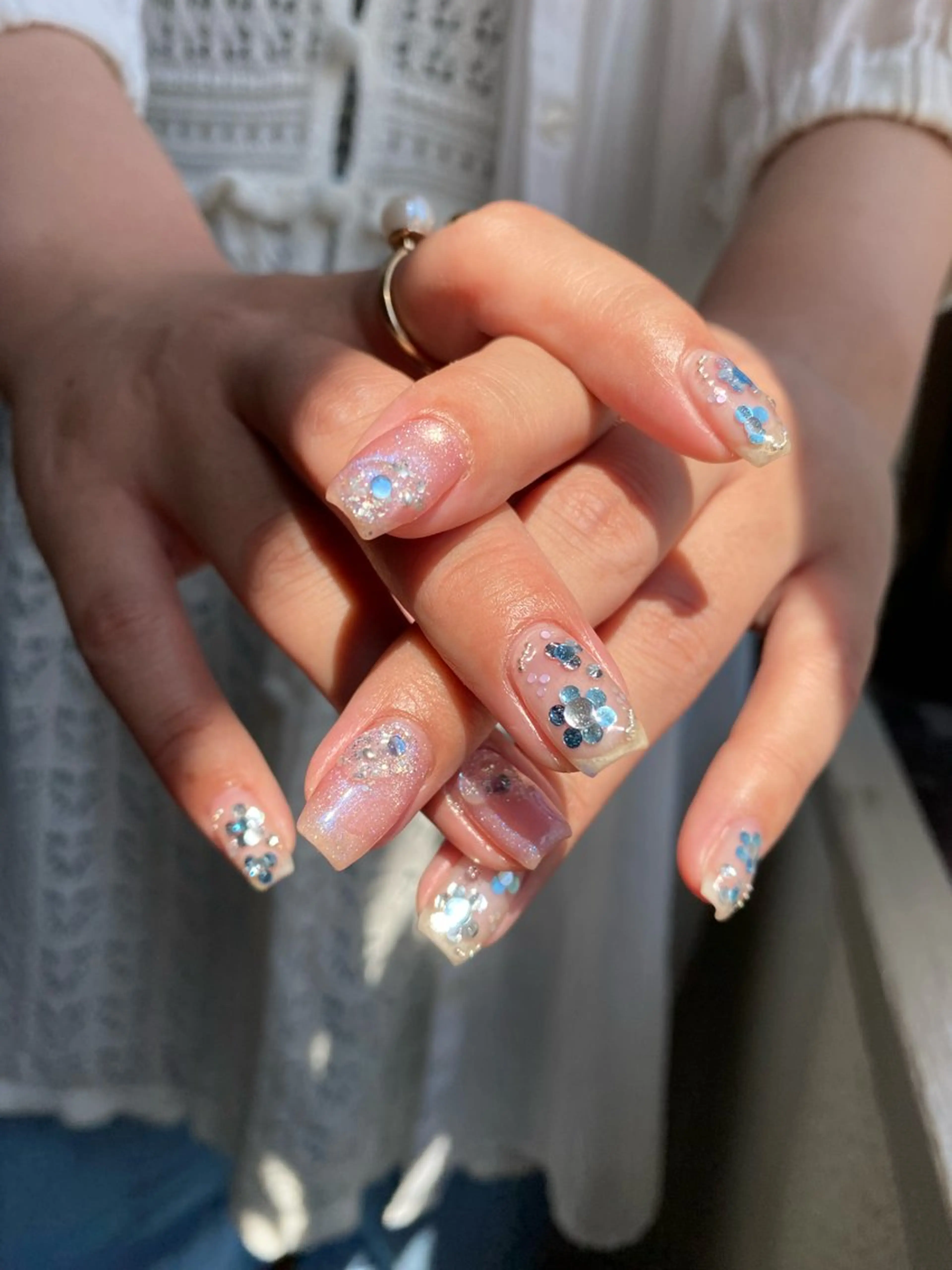 ネイル 成人式 フラッシュネイル フレンチネイル ガーリー キラキラネイル ハンドネイル 草加ニュアンスネイル 🌚hersのネイルデザイン