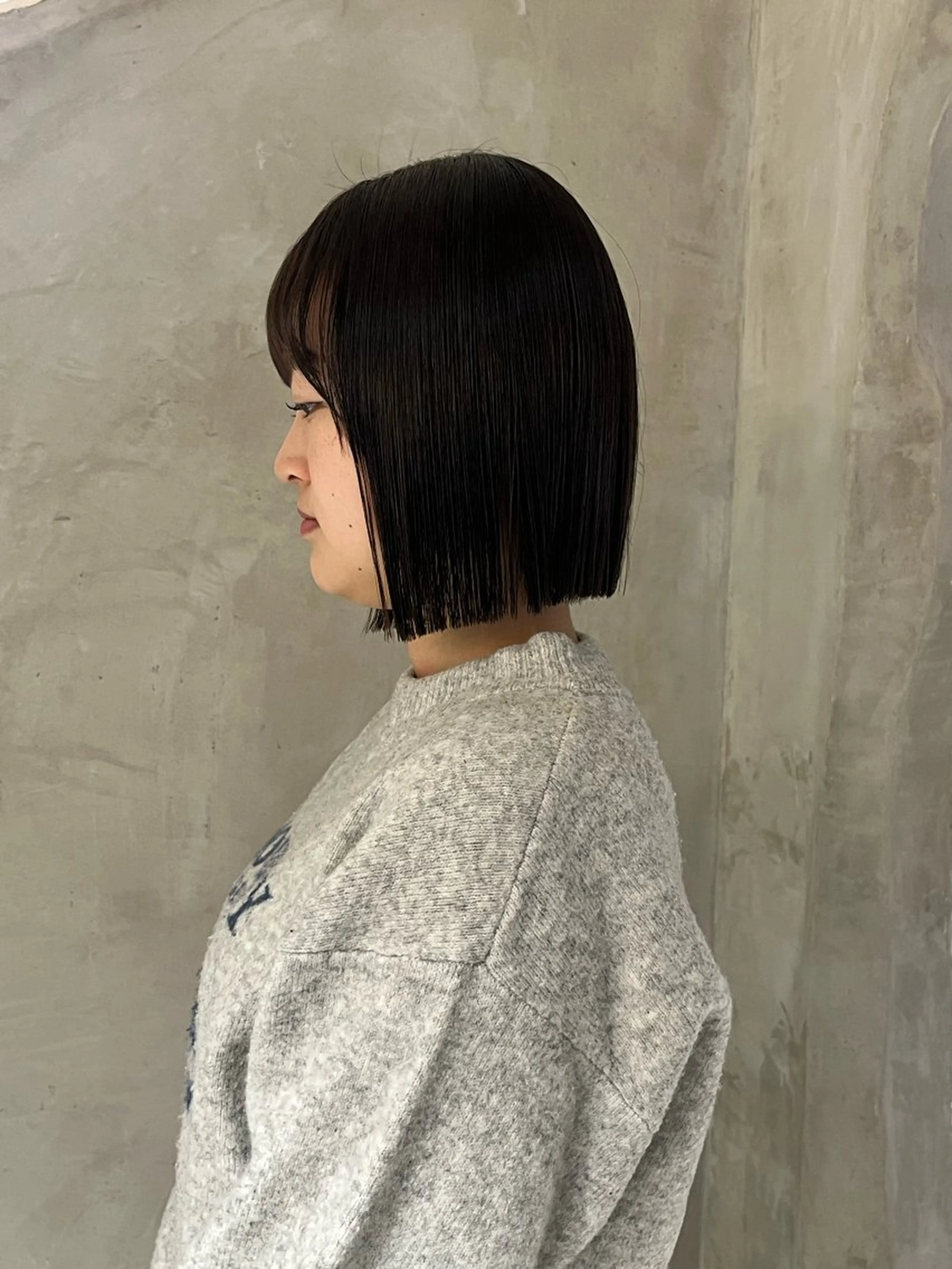 ミディアム カット トリートメント 切りっぱなしボブ/ 艶カラー/綾莉のヘアスタイル