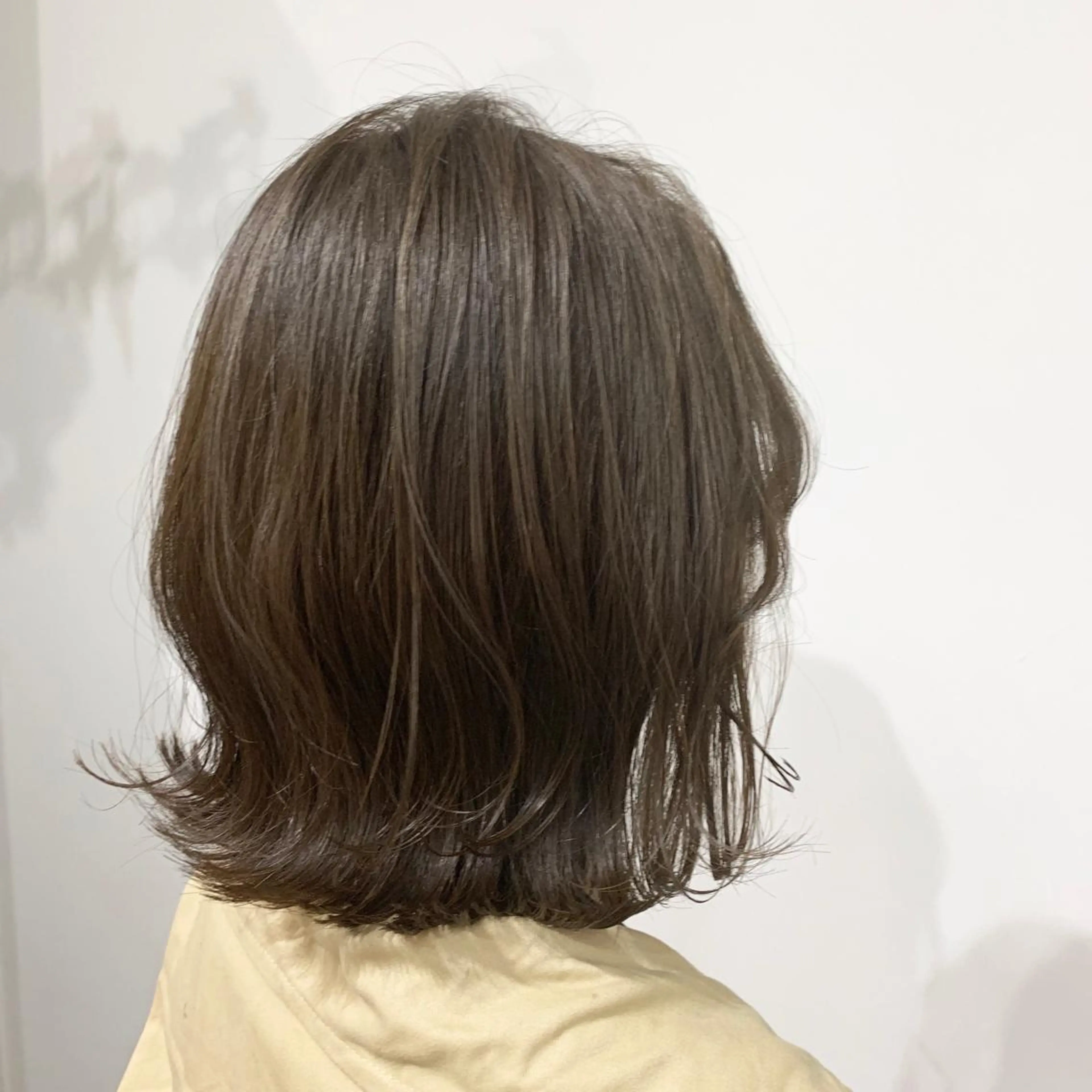 ミディアム カラー いけだ　ひかり ハイライトくびれヘアのヘアスタイル