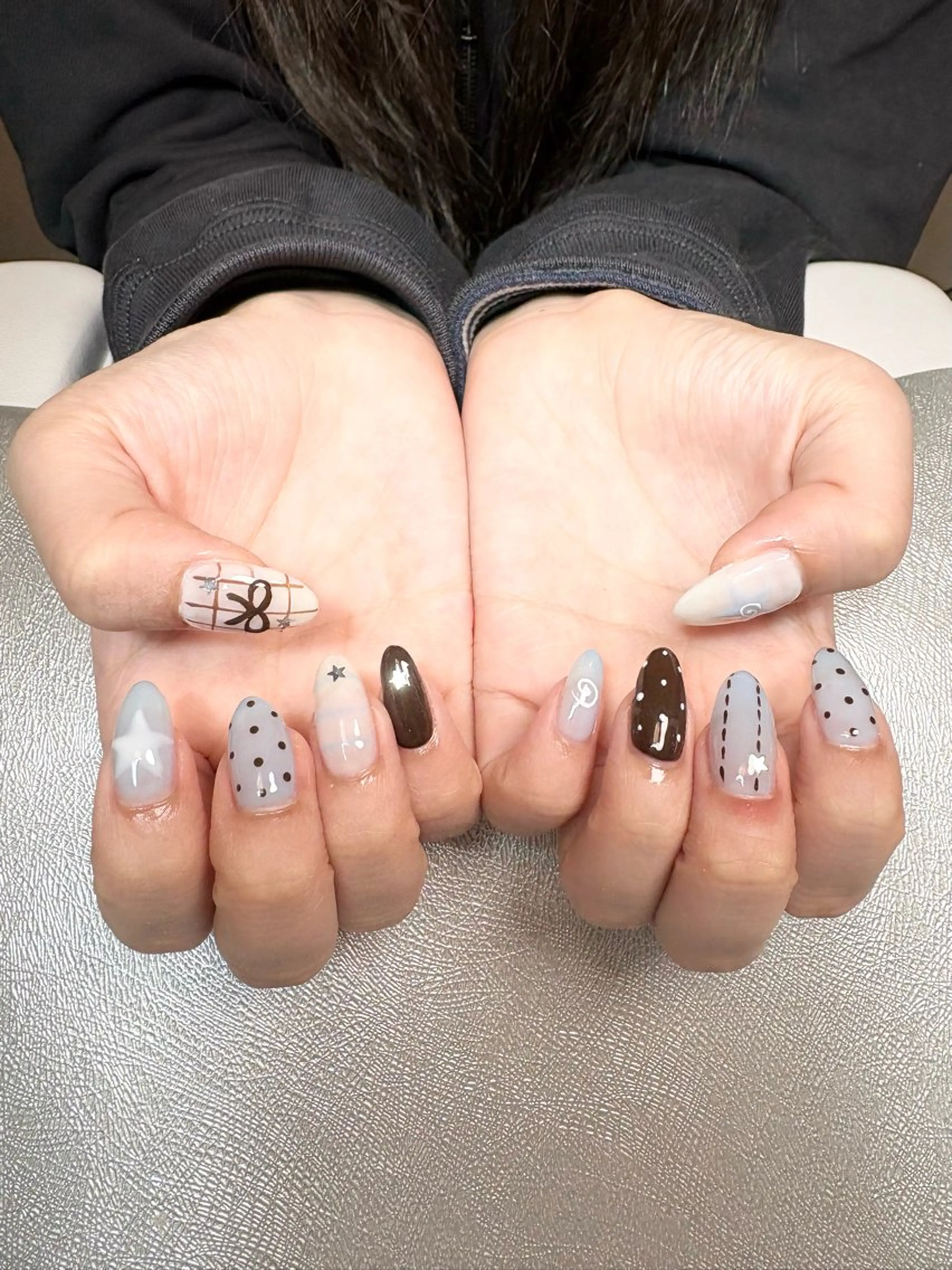 ネイル ブルー ブラウン ドット バレンタイン ハンドネイル ✨韓国✨nail salonLumieのネイルデザイン
