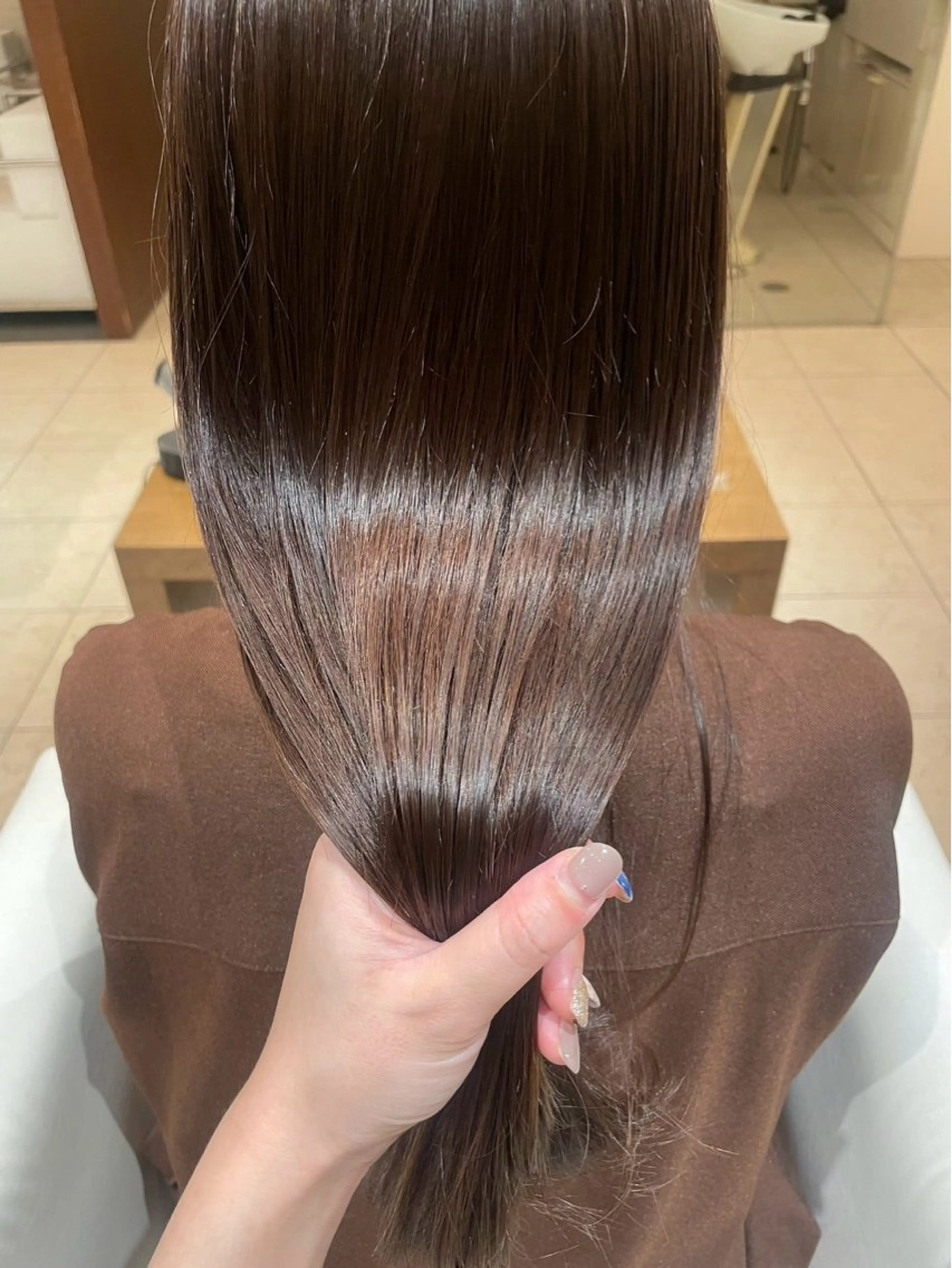 ロング ヘアカラー 小宮山 桃加のヘアスタイル