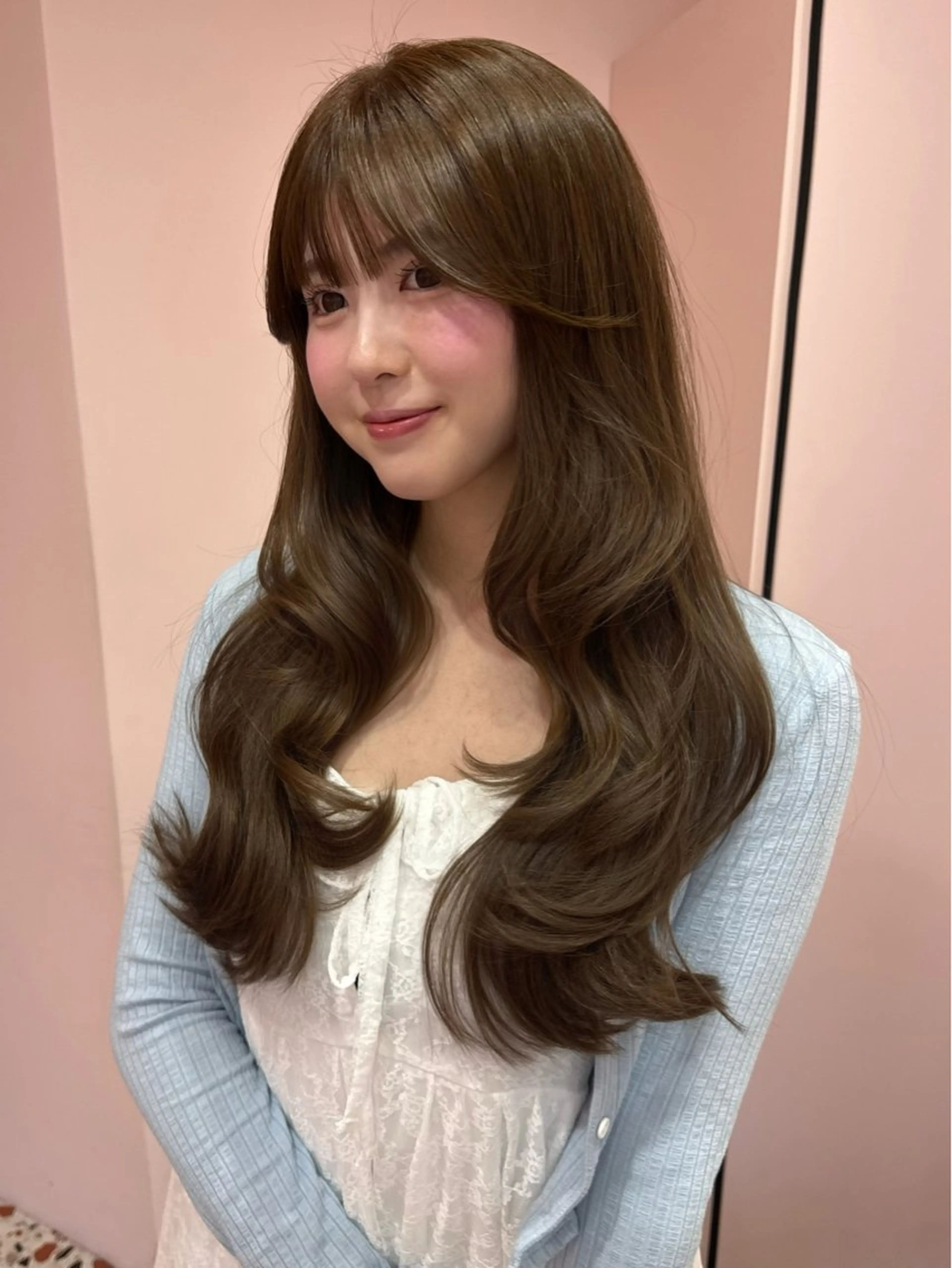 ロング 切りっぱなしボブ チョコレートブラウン ボブ くびれヘア 韓国風ヘア カット ヘアカラー トリートメント 顔周り/透明感カラー REINA𓍯のヘアスタイル