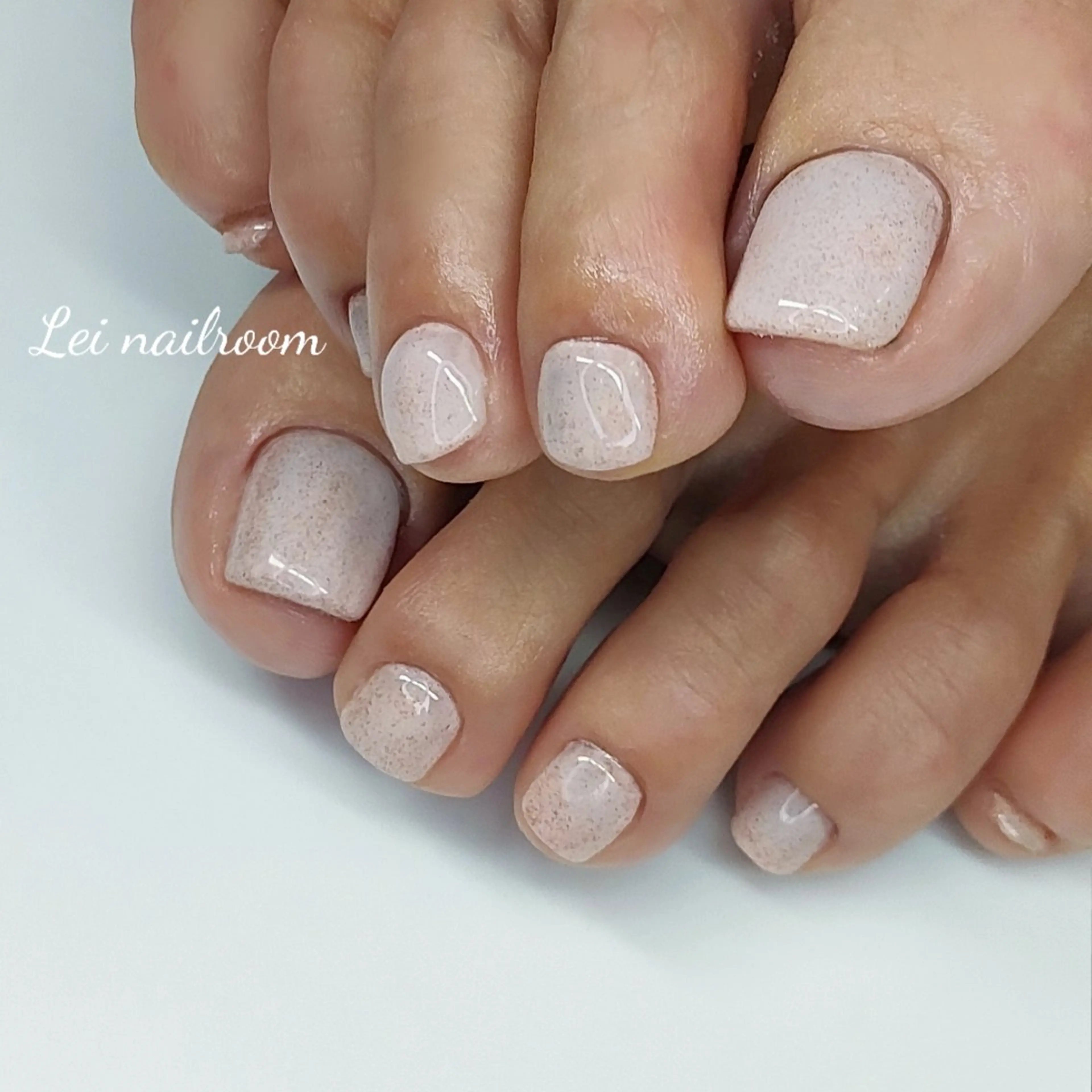 ネイル フットネイル フットネイル lei🌼 nailroomのネイルデザイン