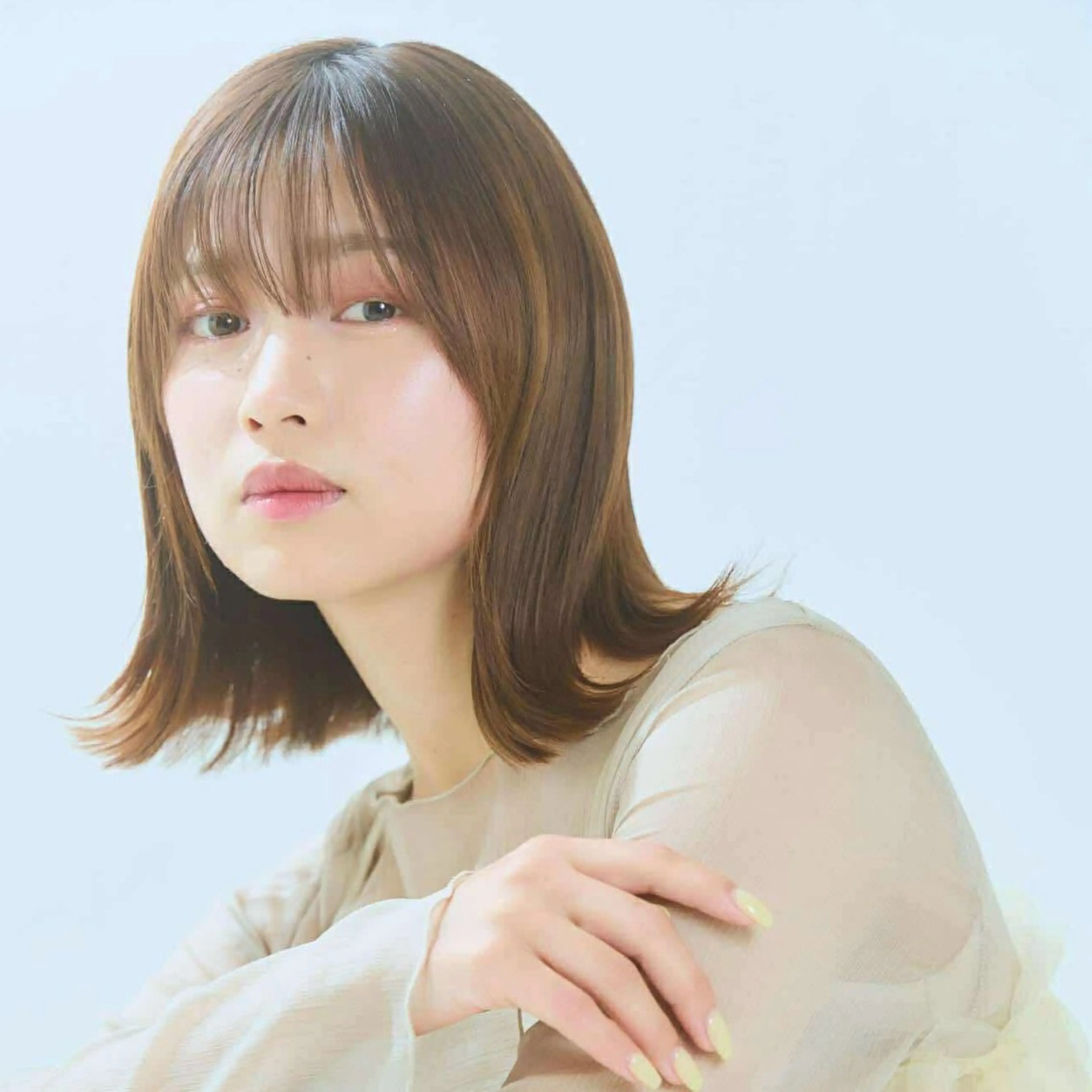 ミディアム カラー 韓国風ヘア シースルーバング 外ハネヘア カット ヘアカラー REON 髪質改善 縮毛矯正のヘアスタイル
