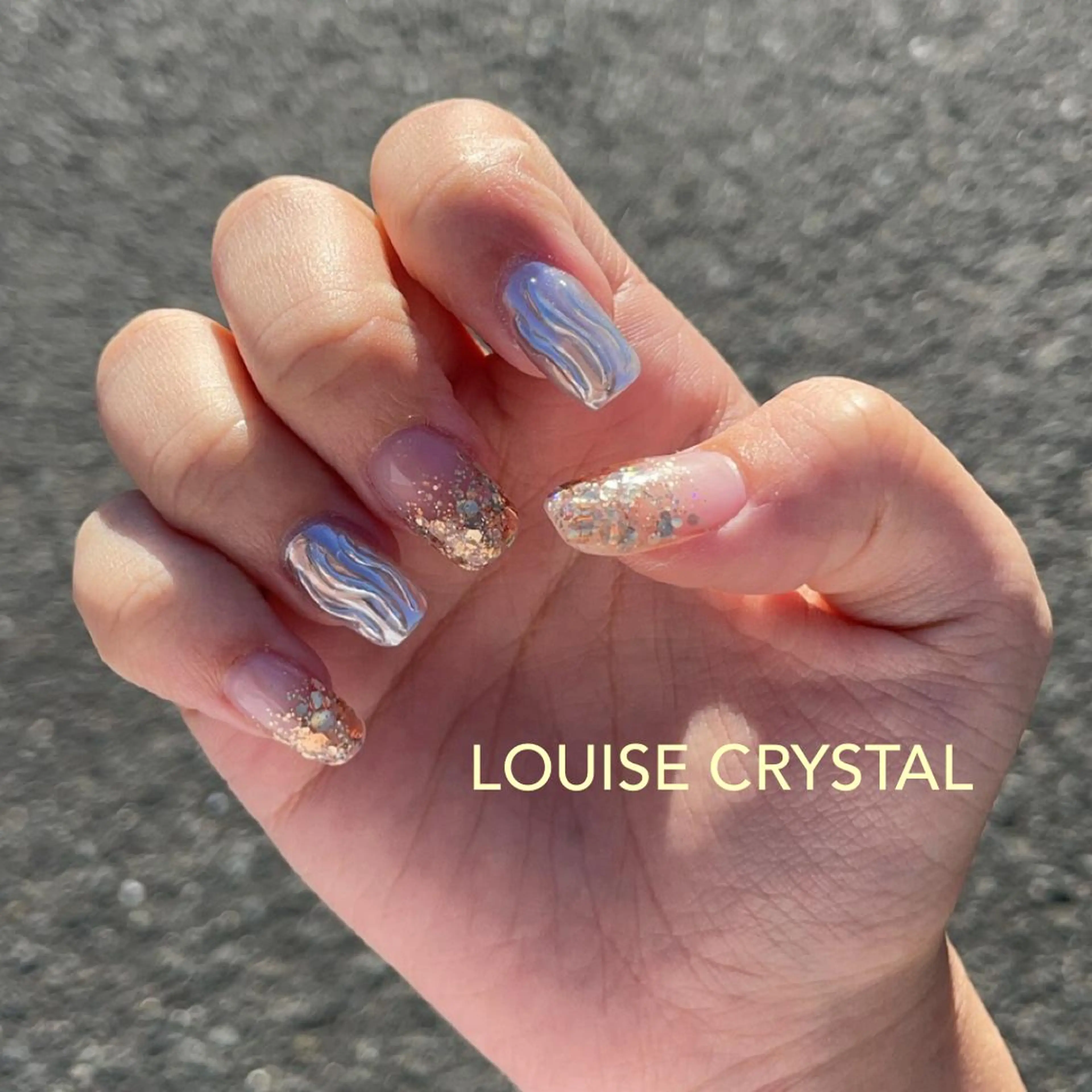 ネイル ラメ(グリッター) ラメグラデーション ミラーネイル ハンドネイル LOUISE CRYSTALのネイルデザイン
