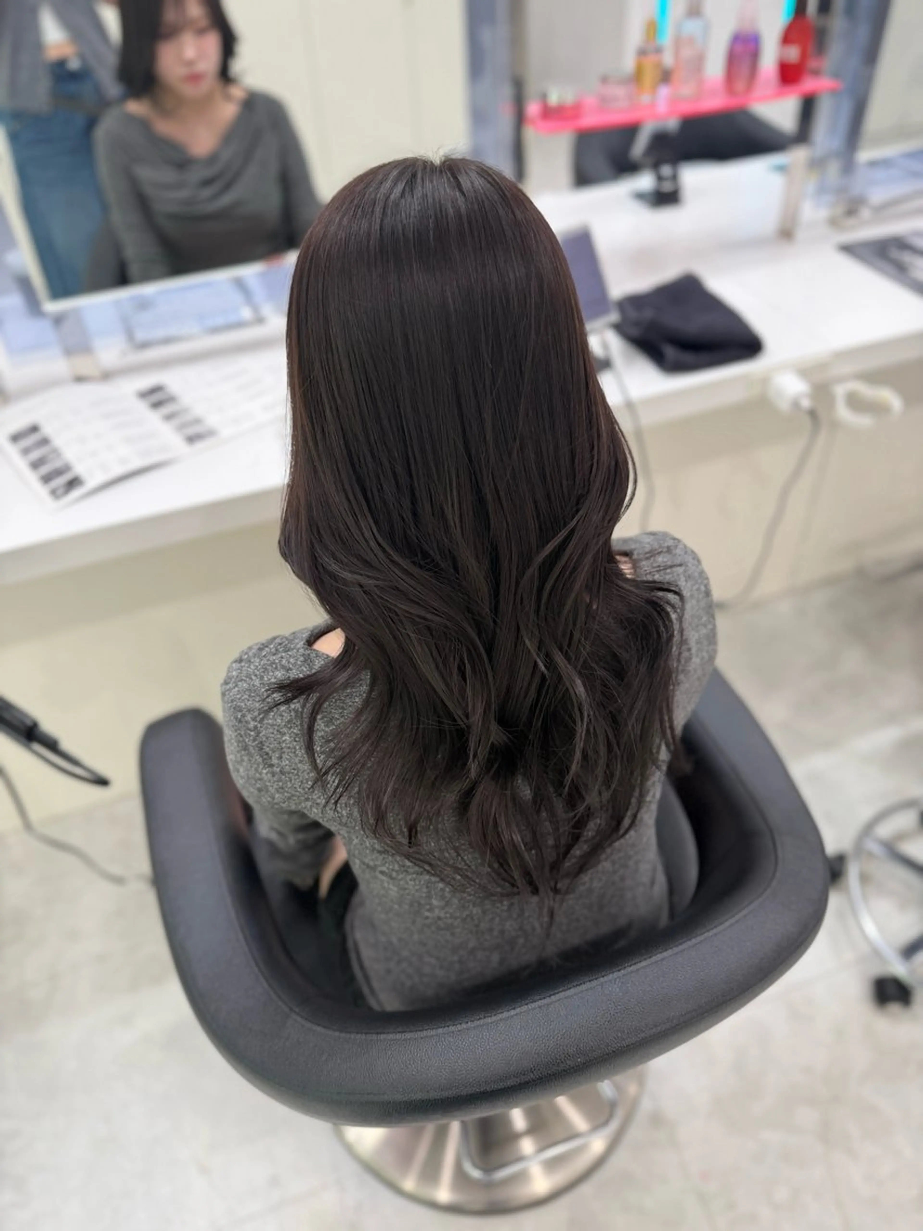 ロング カラー ヘアカラー トリートメント 韓国風暗髪🐈‍⬛ KOUMI🪽のヘアスタイル