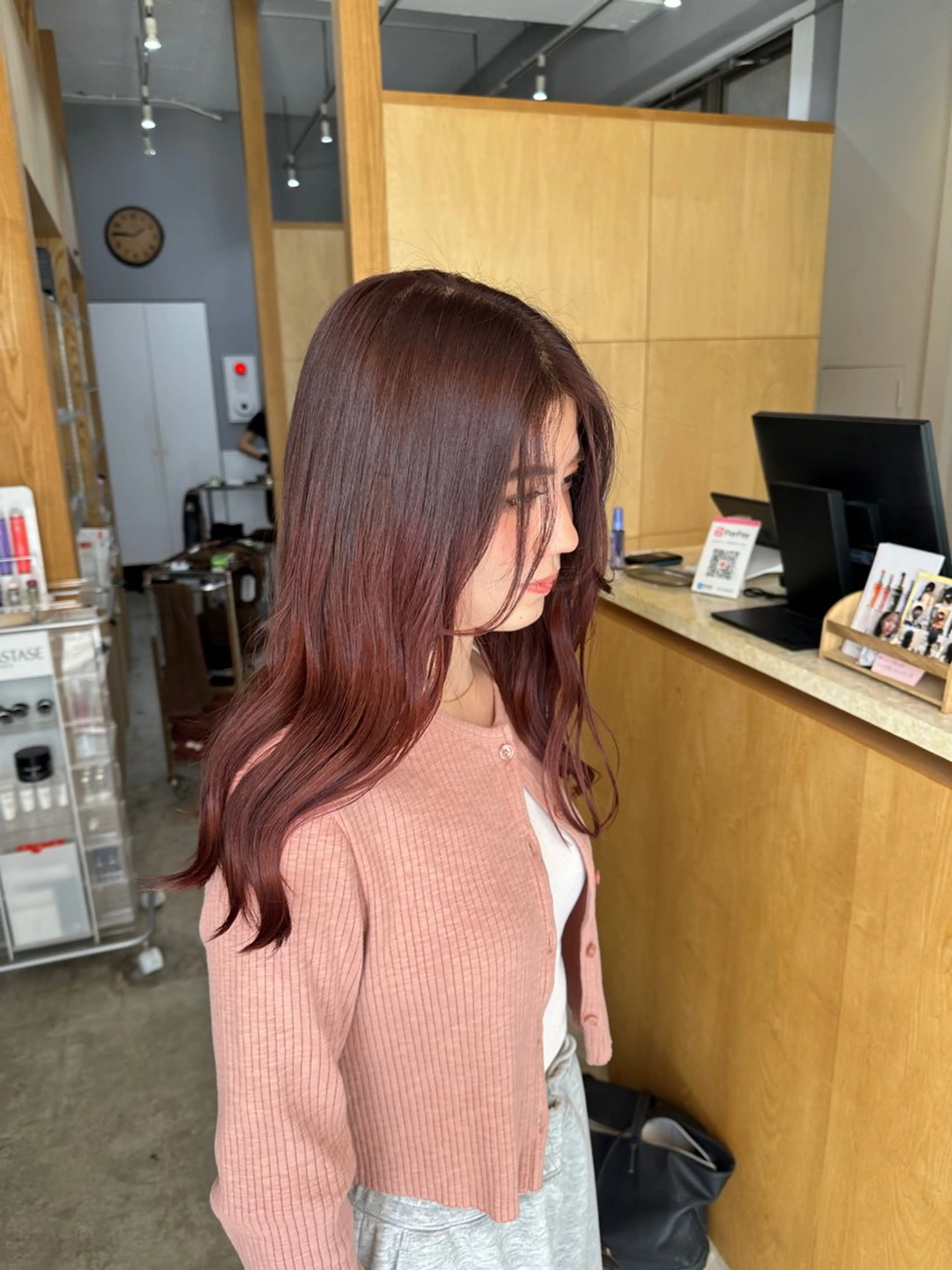 ミディアム カット ヘアカラー トリートメント miloc MOMOKAのヘアスタイル
