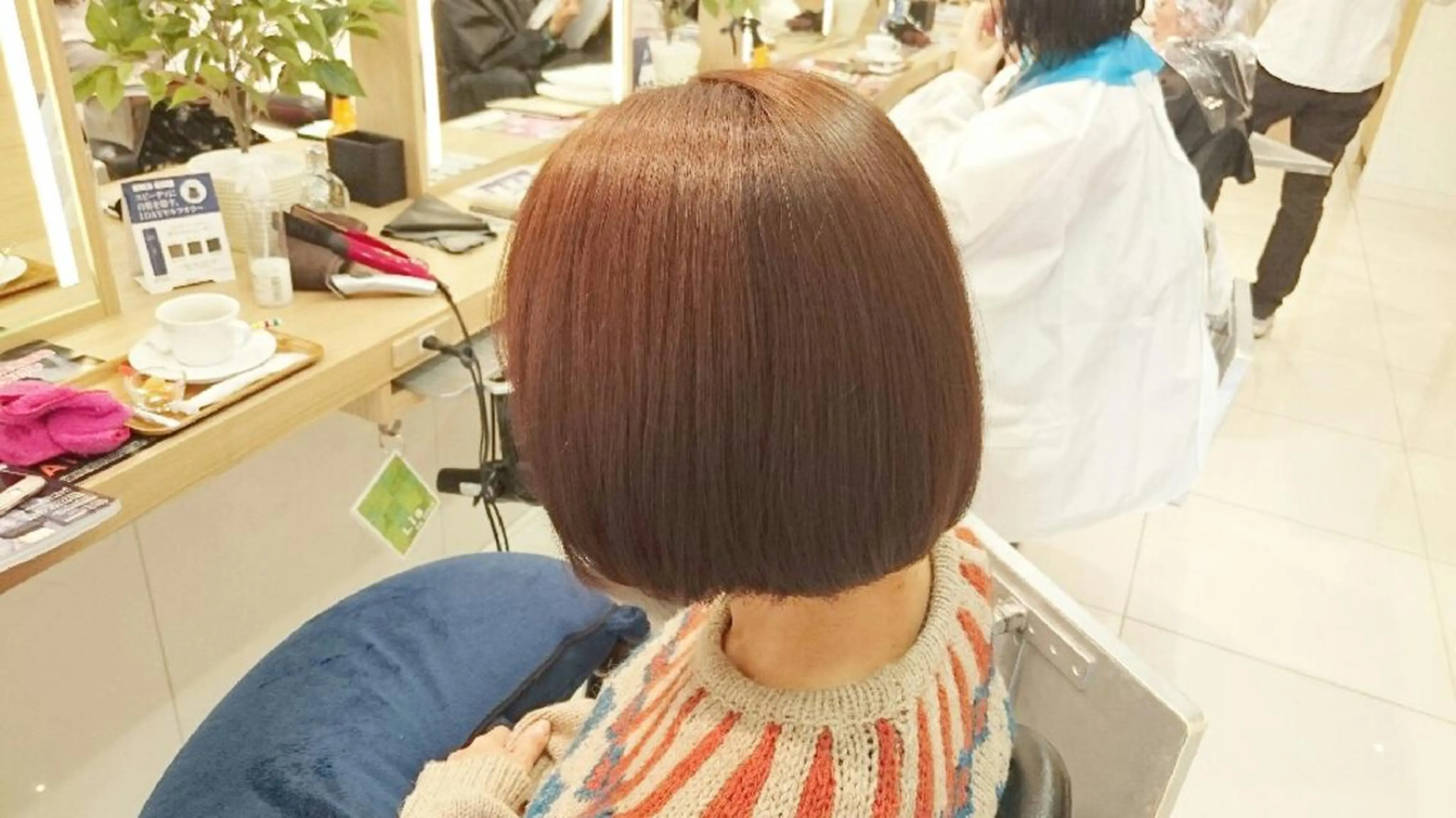 ショート カラー イルミナカラー 透明感ハイライト◎ 伊藤夏海のヘアスタイル